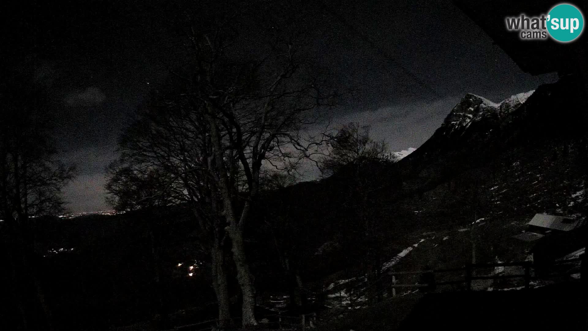 Planina Razor Bergütte Webcam (1315) | Blick auf Tolminski Migovec