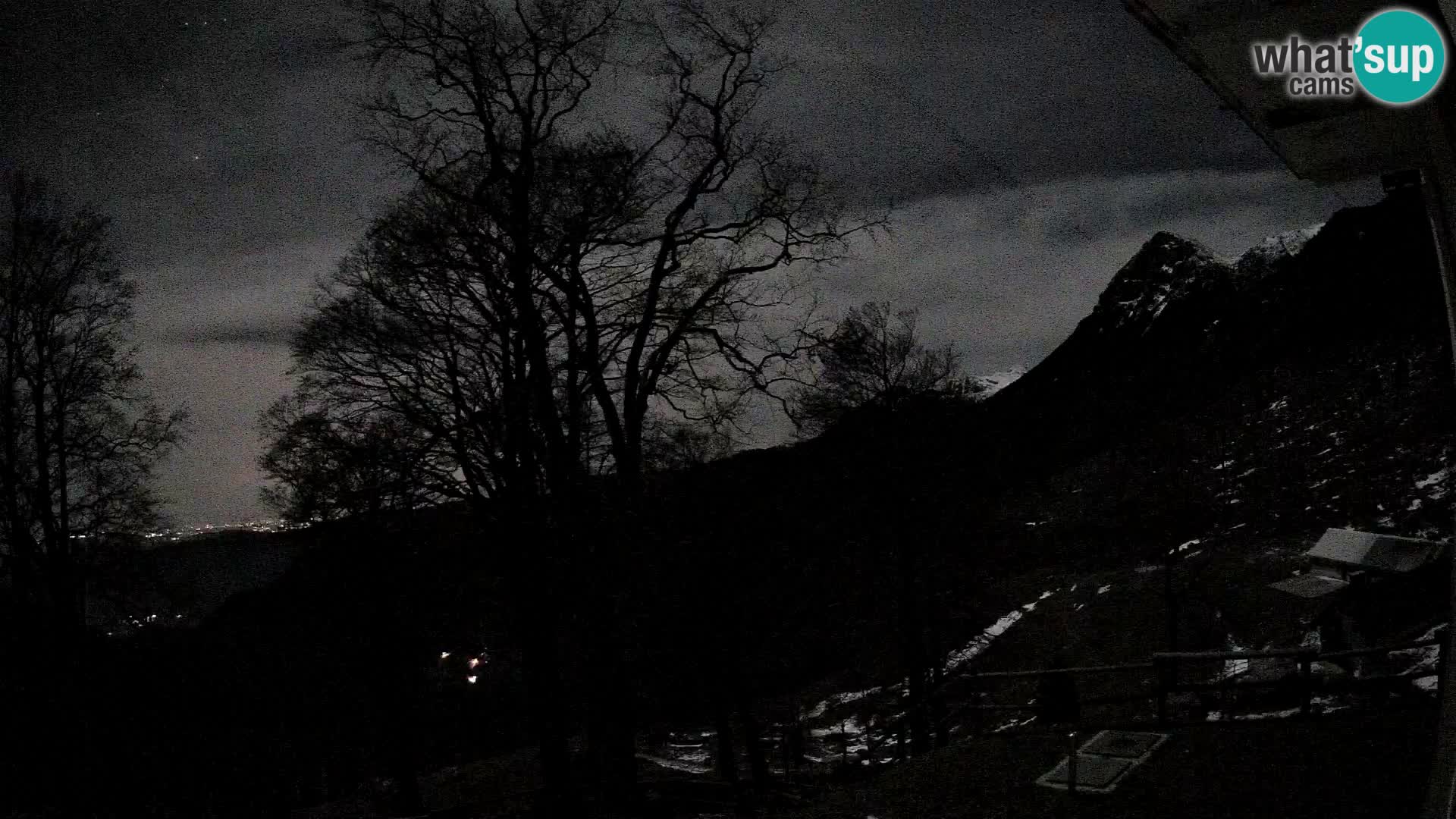 Planina Razor Bergütte Webcam (1315) | Blick auf Tolminski Migovec