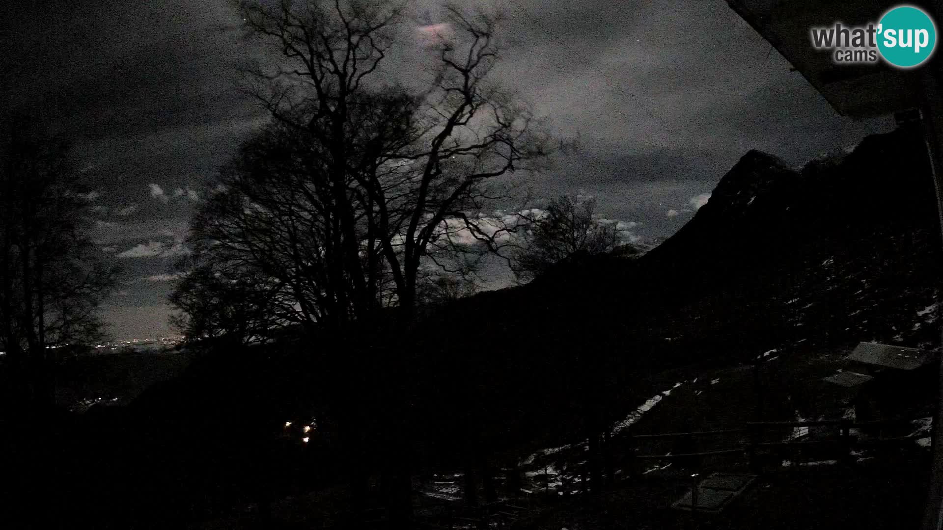 Refuge de la montagne Planina Razor caméra en direct (1315) | vue sur Tolminski Migovec