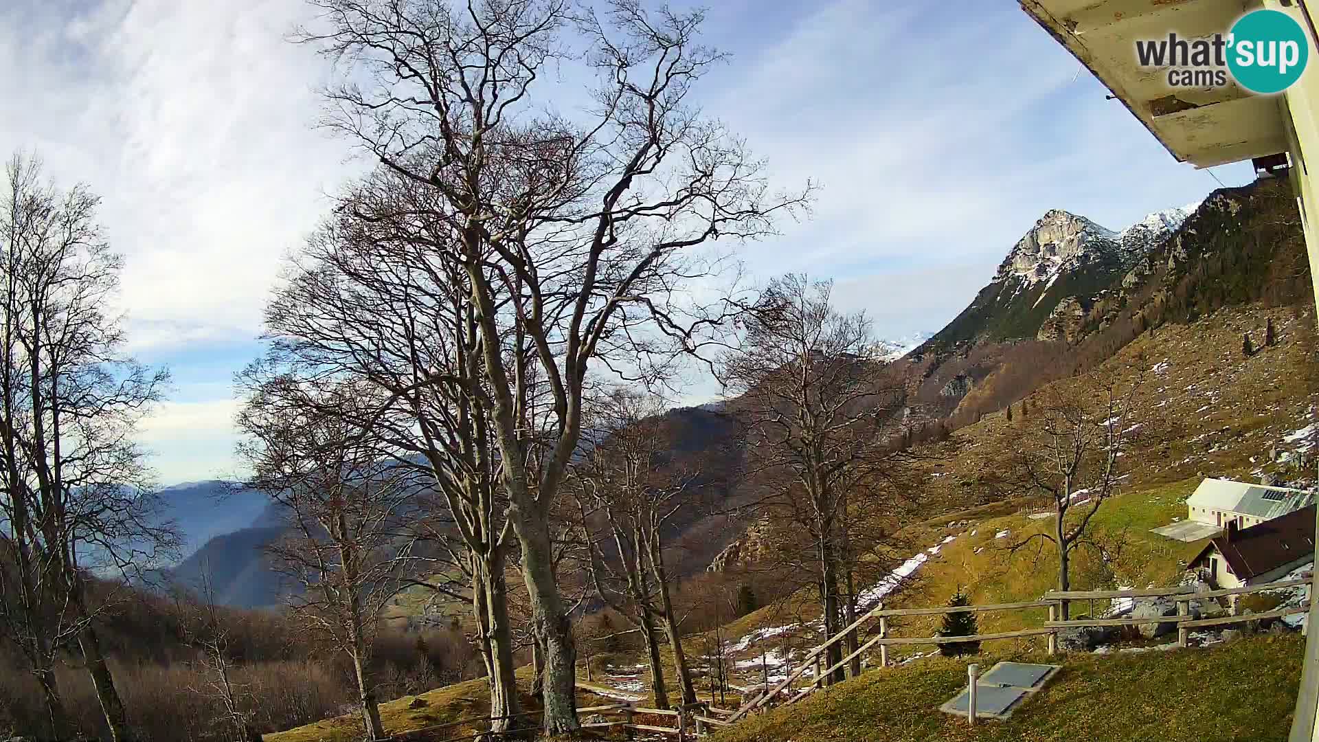 Refuge de la montagne Planina Razor caméra en direct (1315) | vue sur Tolminski Migovec