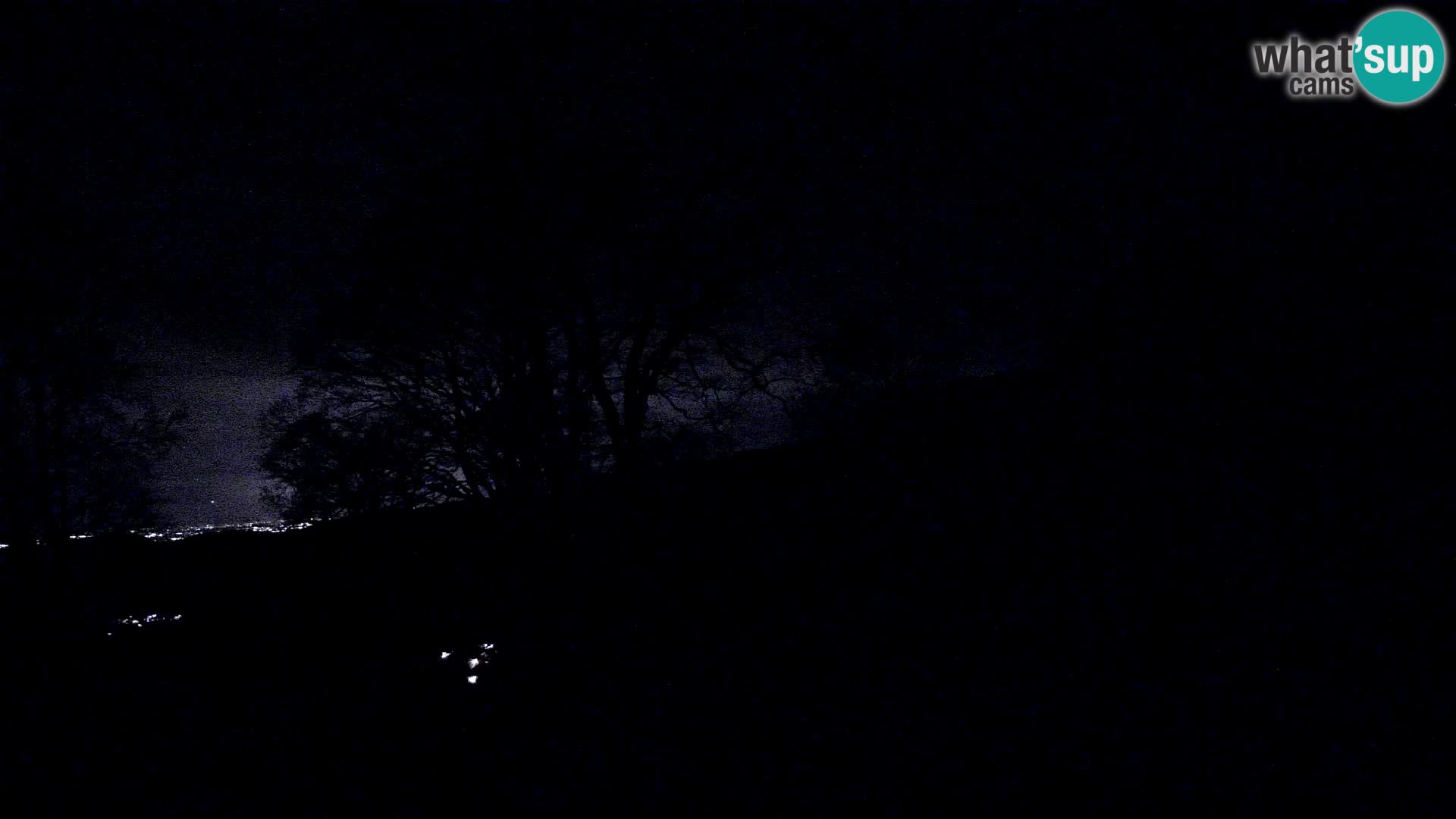 Cámara en vivo de la cabaña de montaña Planina Razor (1315) | vista hacia Tolminski Migovec