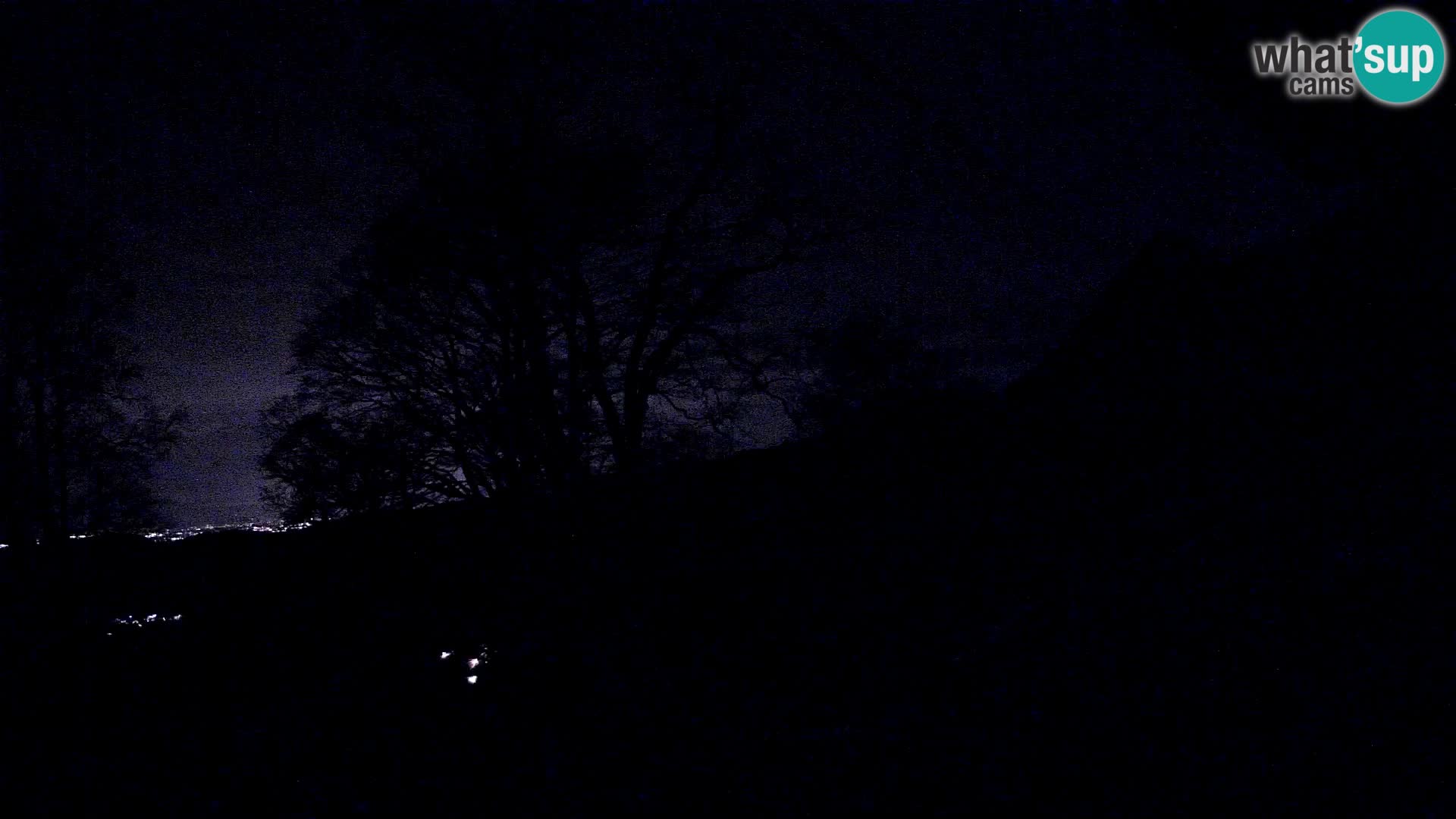 Planina Razor Mountain Hut live cam (1315) | view to Tolminski Migovec