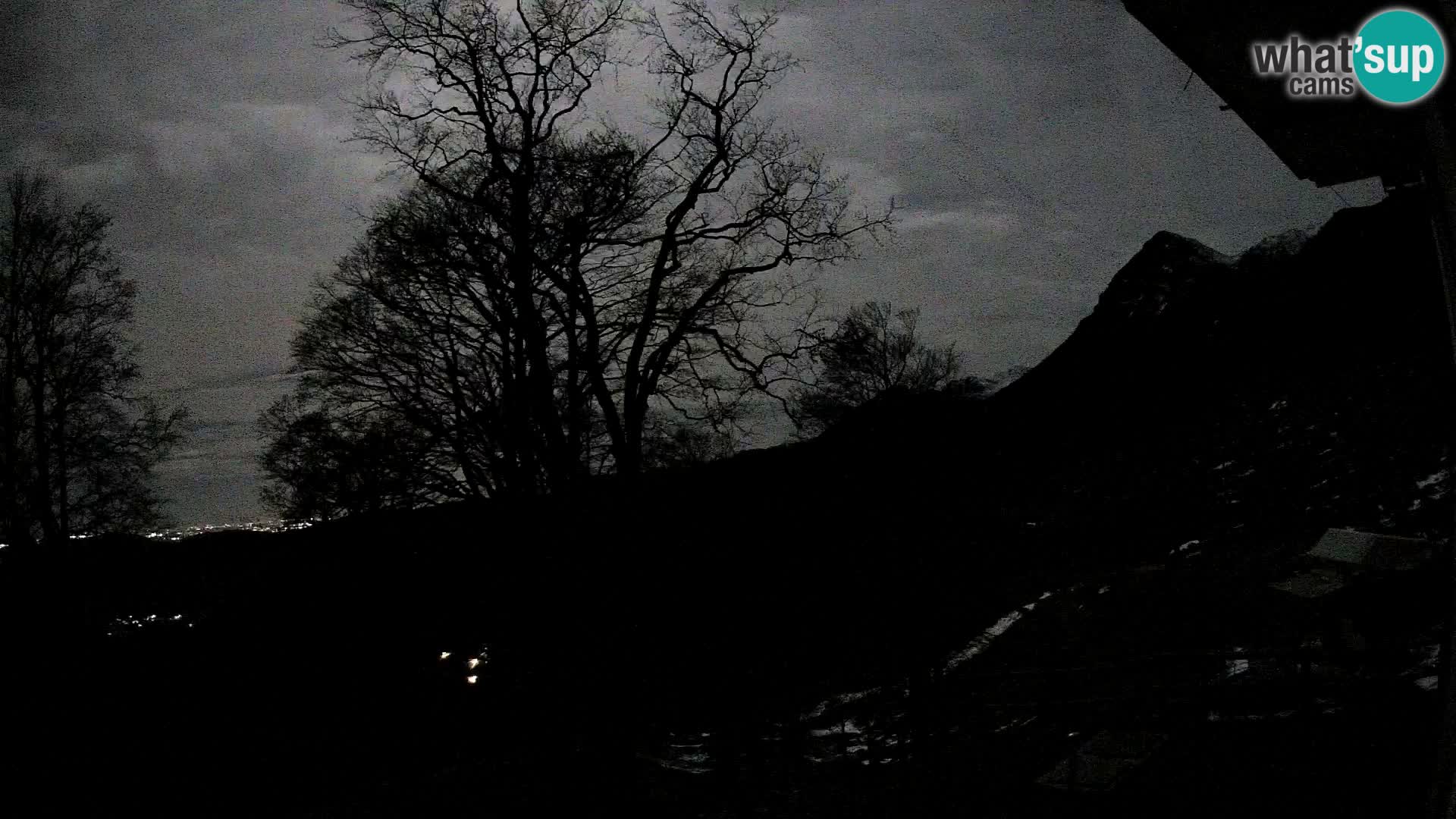 Planinarski dom na planini Razor (1315) | Pogled na Tolminski Migovec