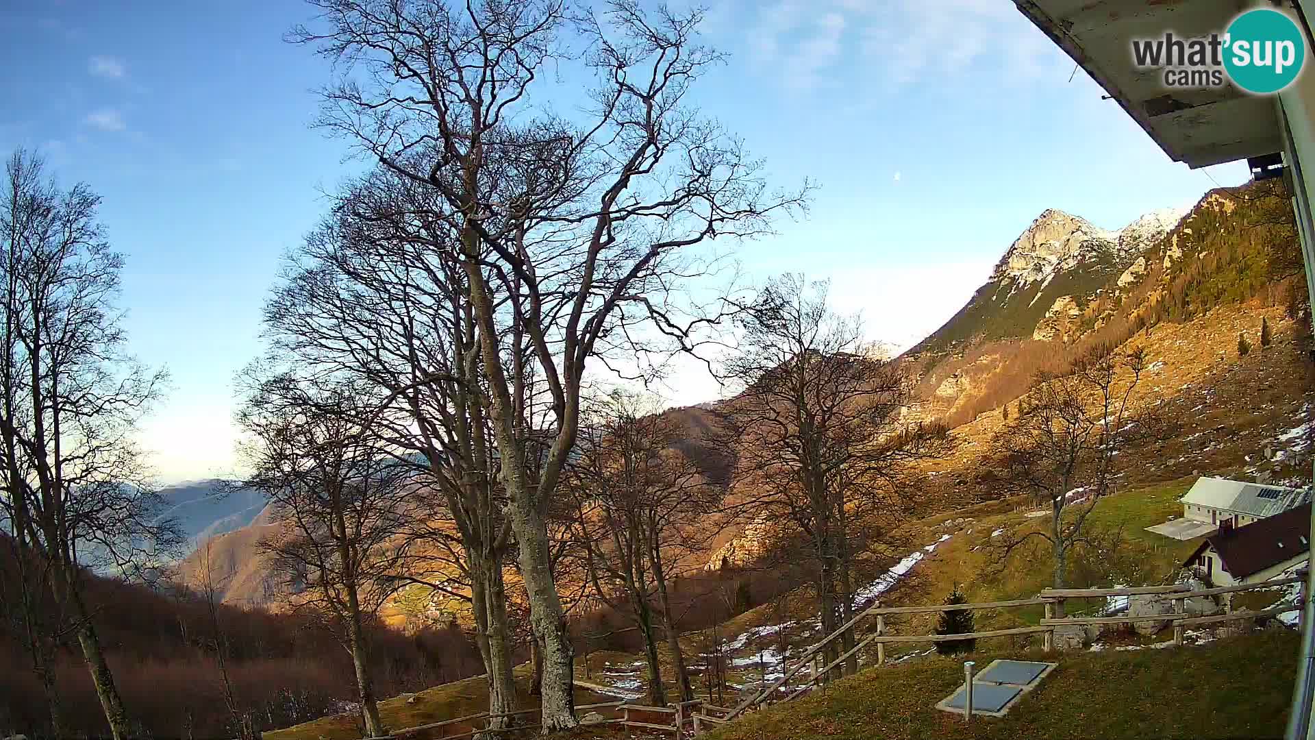 Refuge de la montagne Planina Razor caméra en direct (1315) | vue sur Tolminski Migovec