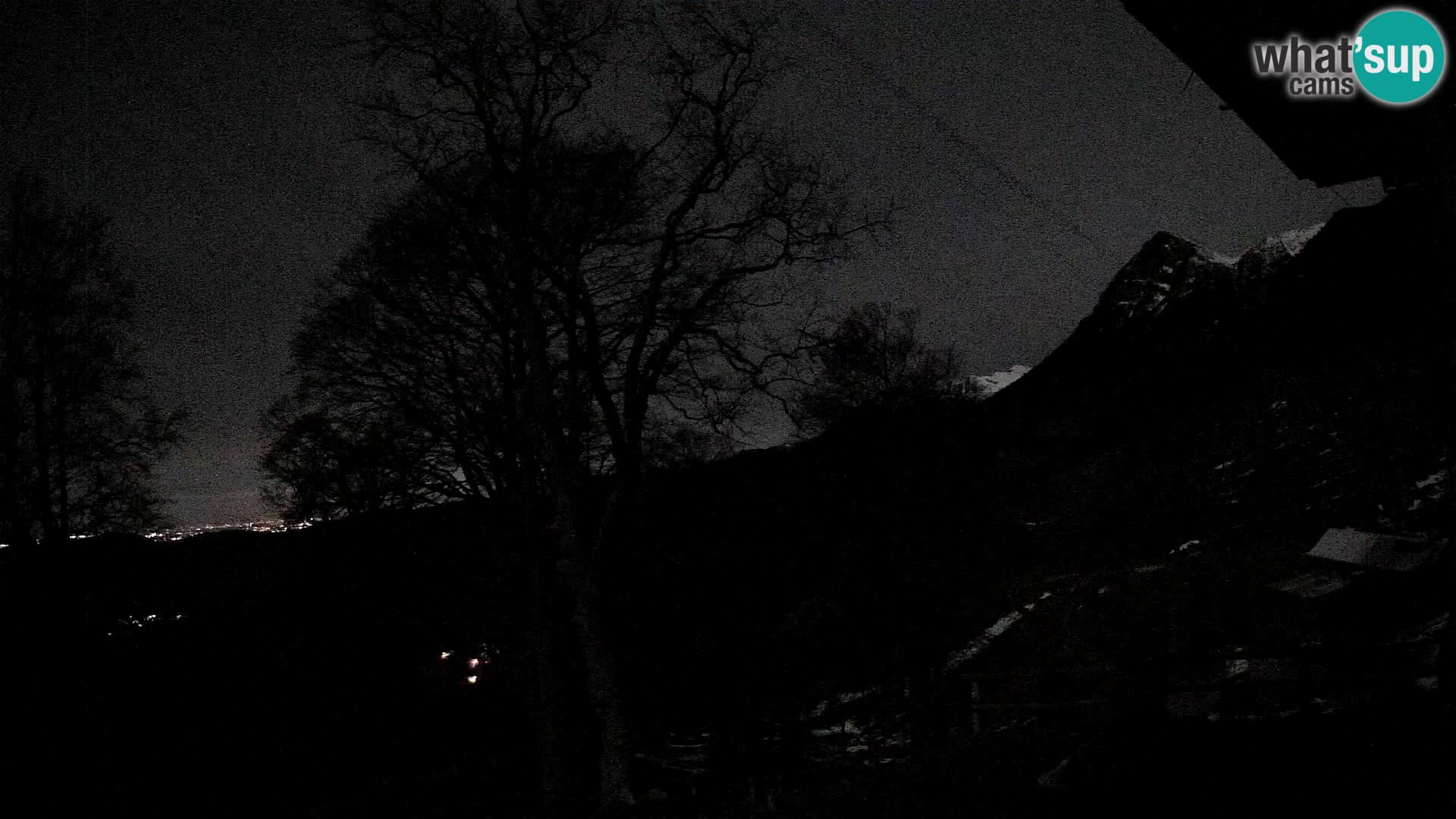 Planina Razor Bergütte Webcam (1315) | Blick auf Tolminski Migovec