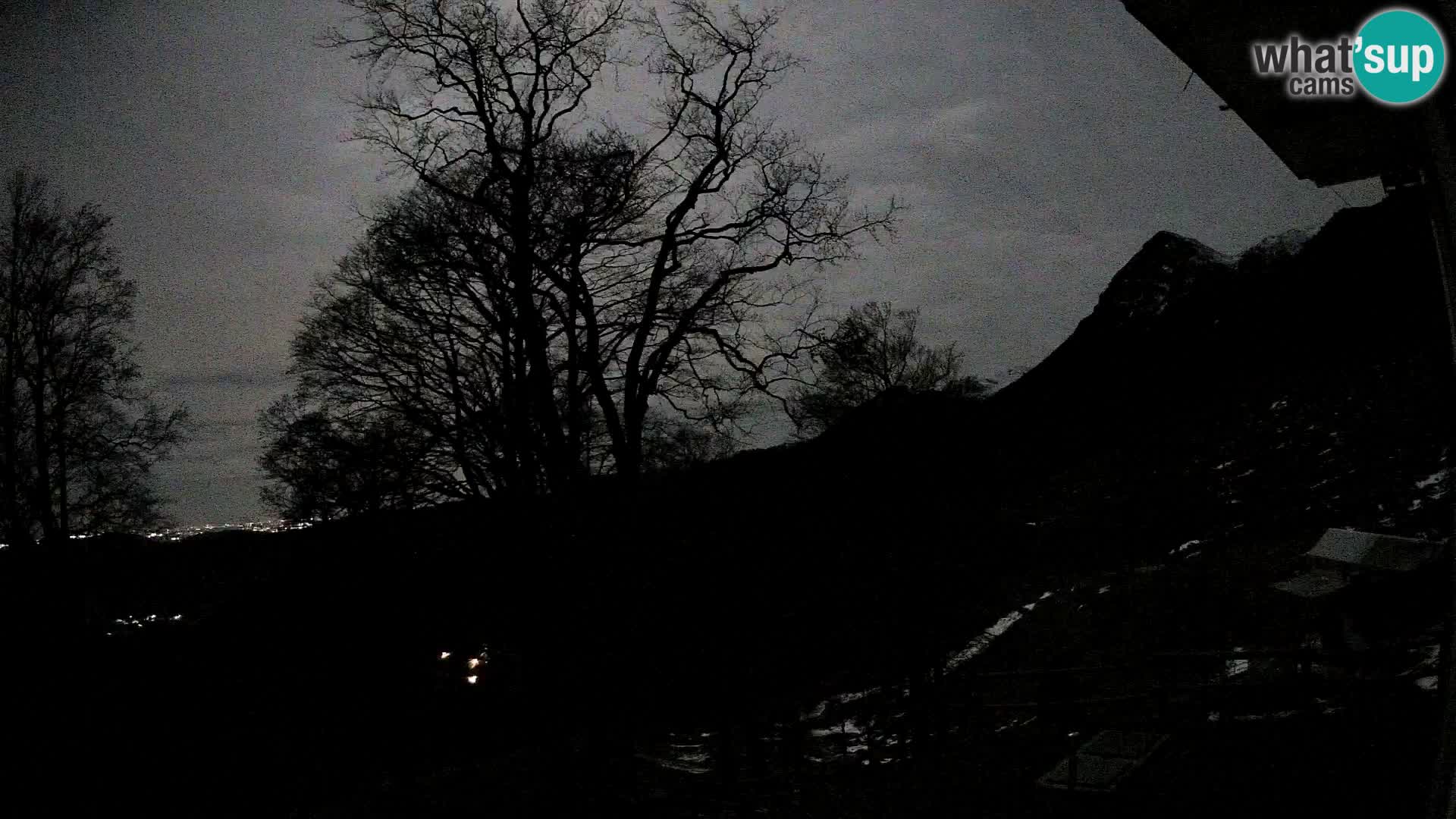 Baita di montagna Planina Razor webcam (1315) | vista su Tolminski Migovec