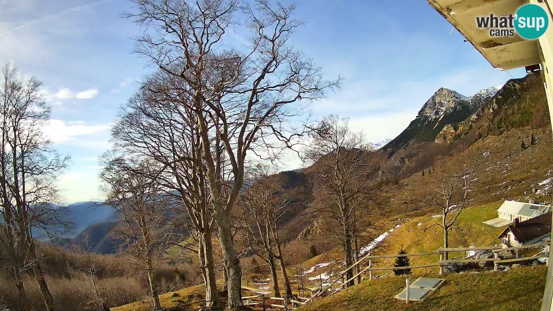 Refuge de la montagne Planina Razor caméra en direct (1315) | vue sur Tolminski Migovec