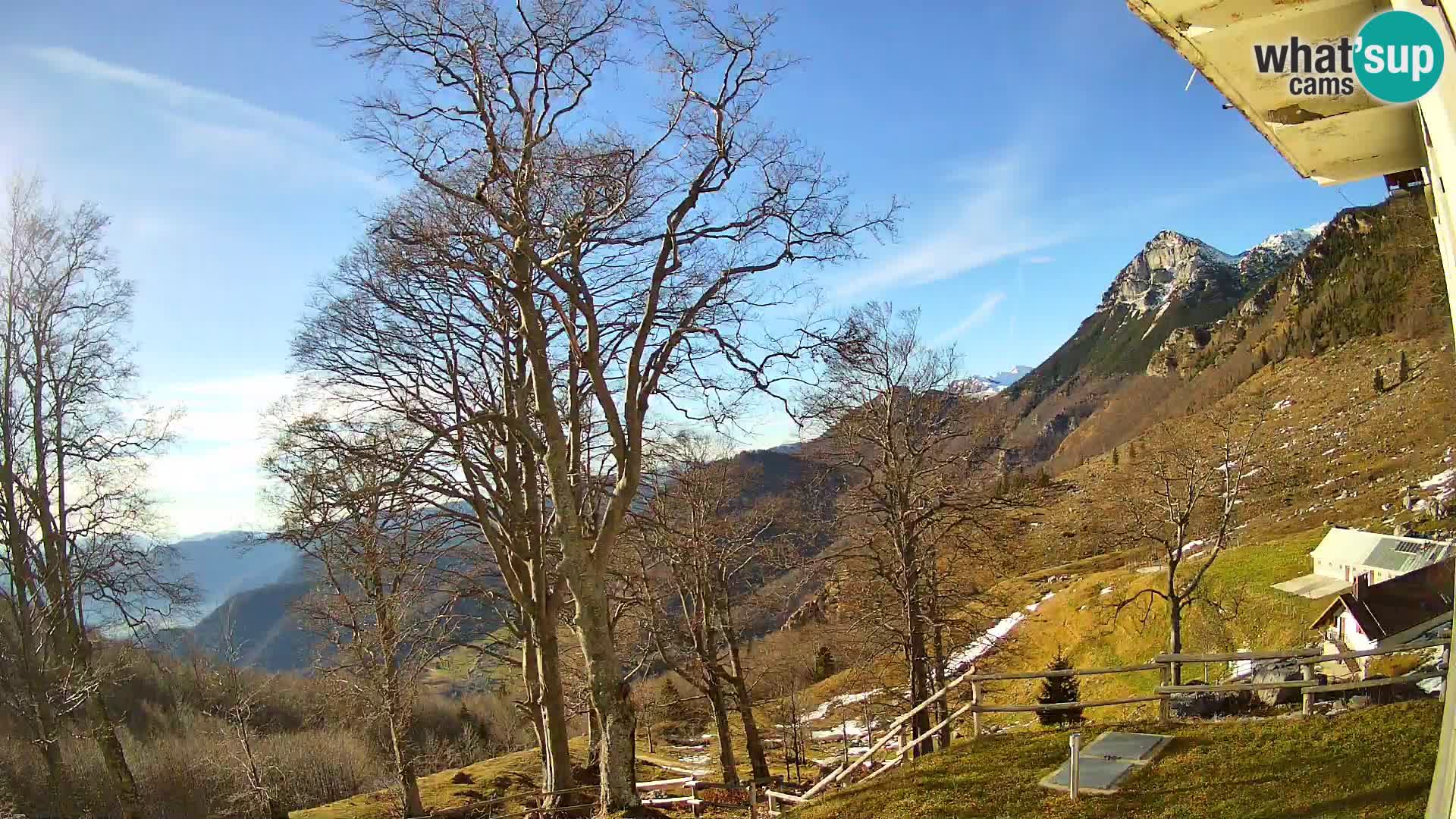 Refuge de la montagne Planina Razor caméra en direct (1315) | vue sur Tolminski Migovec