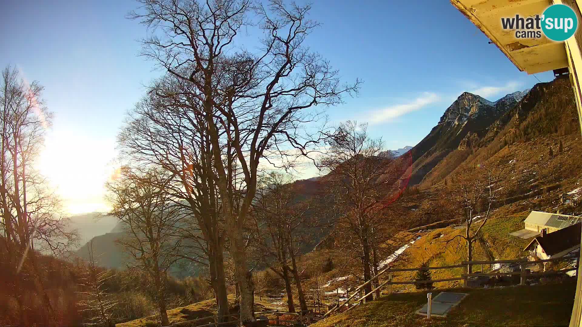 Refuge de la montagne Planina Razor caméra en direct (1315) | vue sur Tolminski Migovec