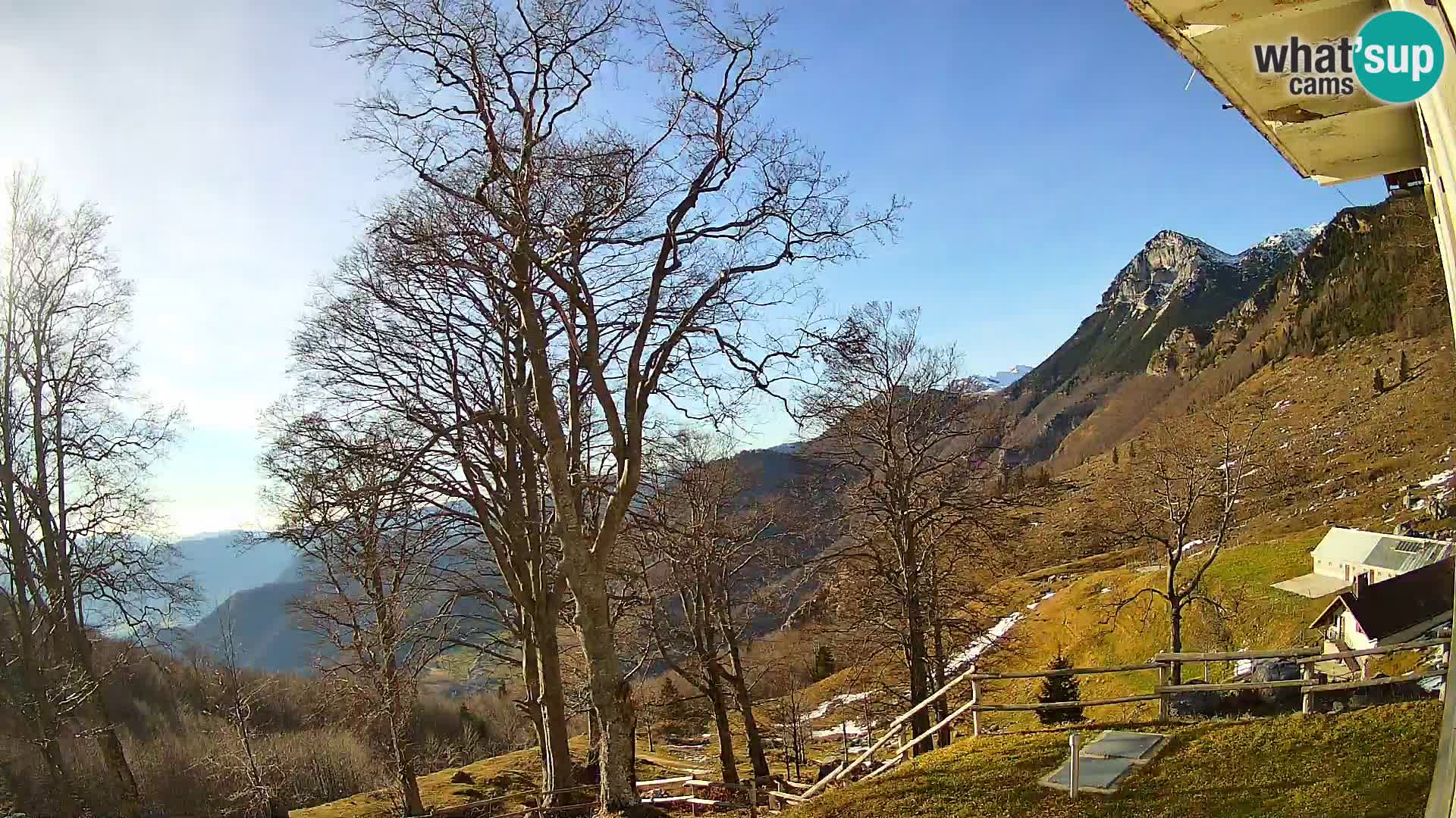 Refuge de la montagne Planina Razor caméra en direct (1315) | vue sur Tolminski Migovec