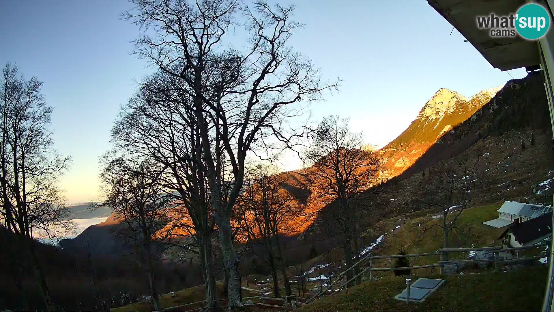 Refuge de la montagne Planina Razor caméra en direct (1315) | vue sur Tolminski Migovec