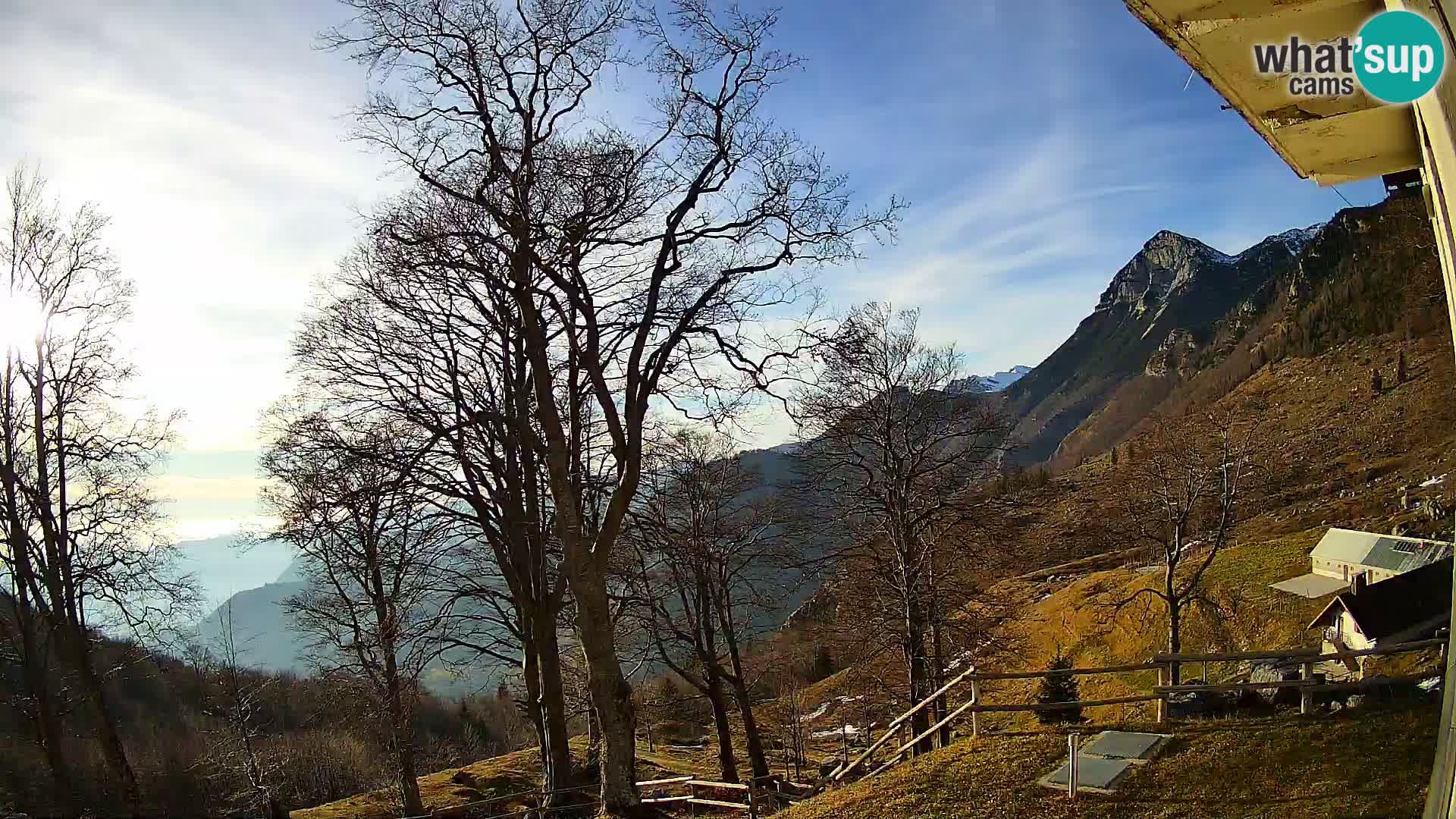 Planina Razor Mountain Hut live cam (1315) | view to Tolminski Migovec