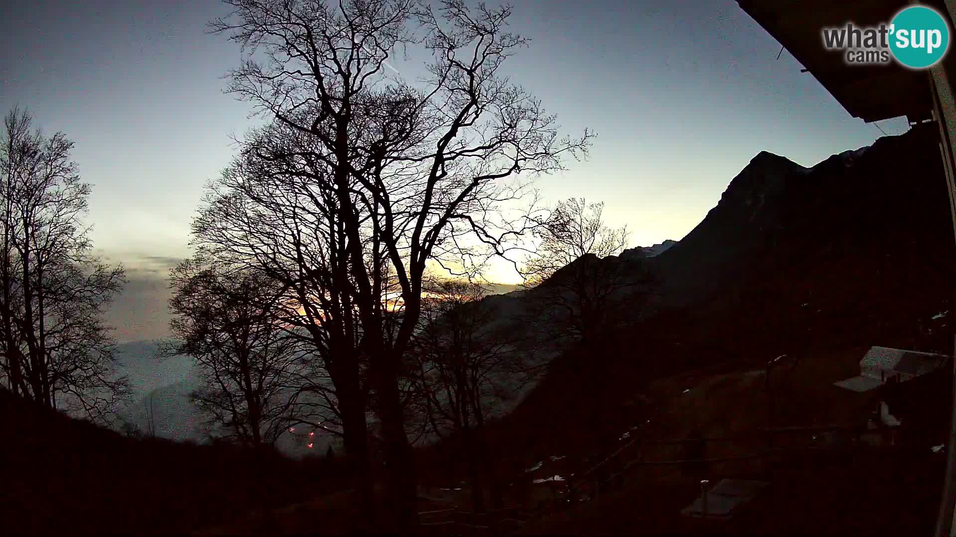 Planina Razor Bergütte Webcam (1315) | Blick auf Tolminski Migovec