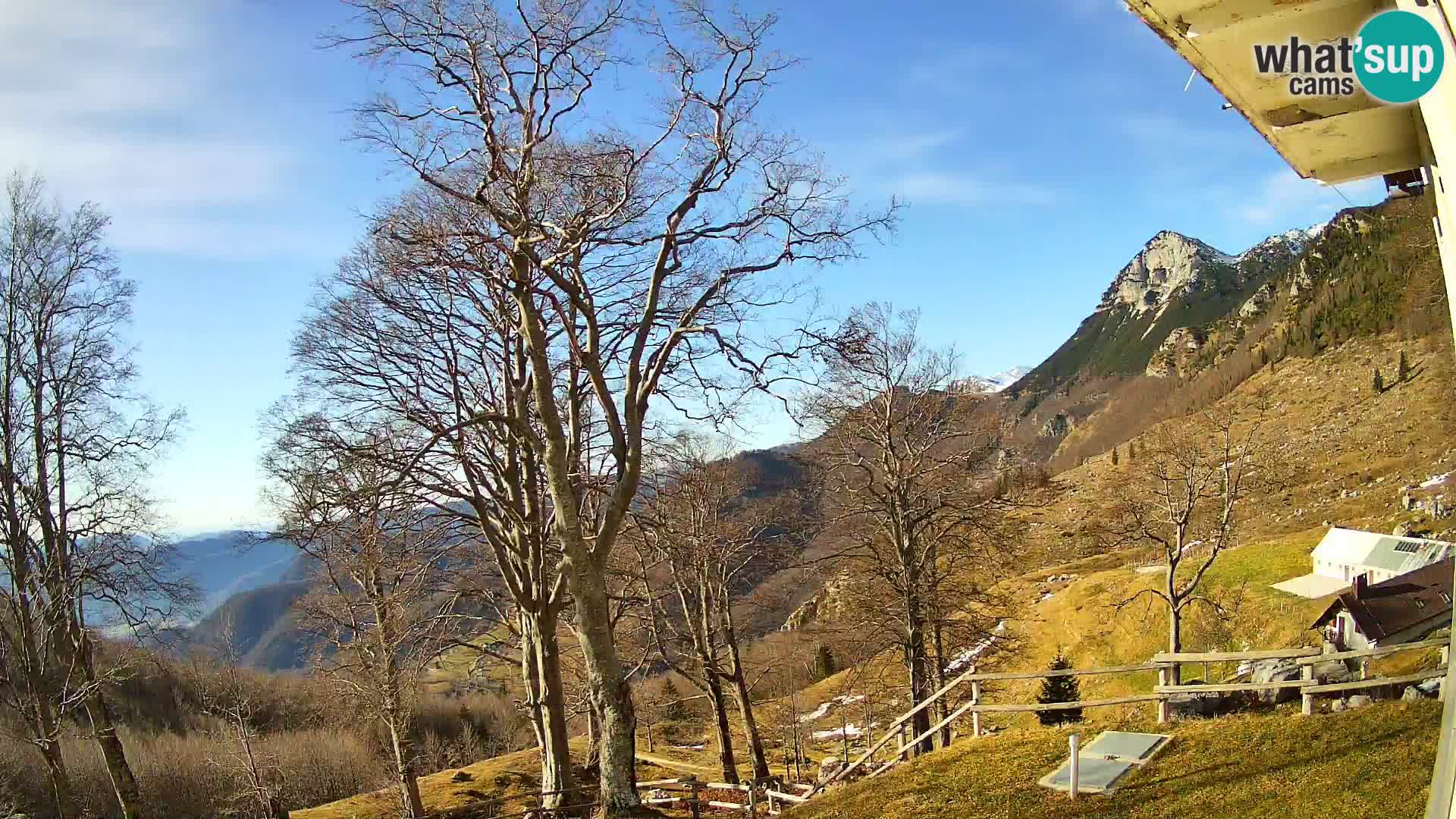 Refuge de la montagne Planina Razor caméra en direct (1315) | vue sur Tolminski Migovec