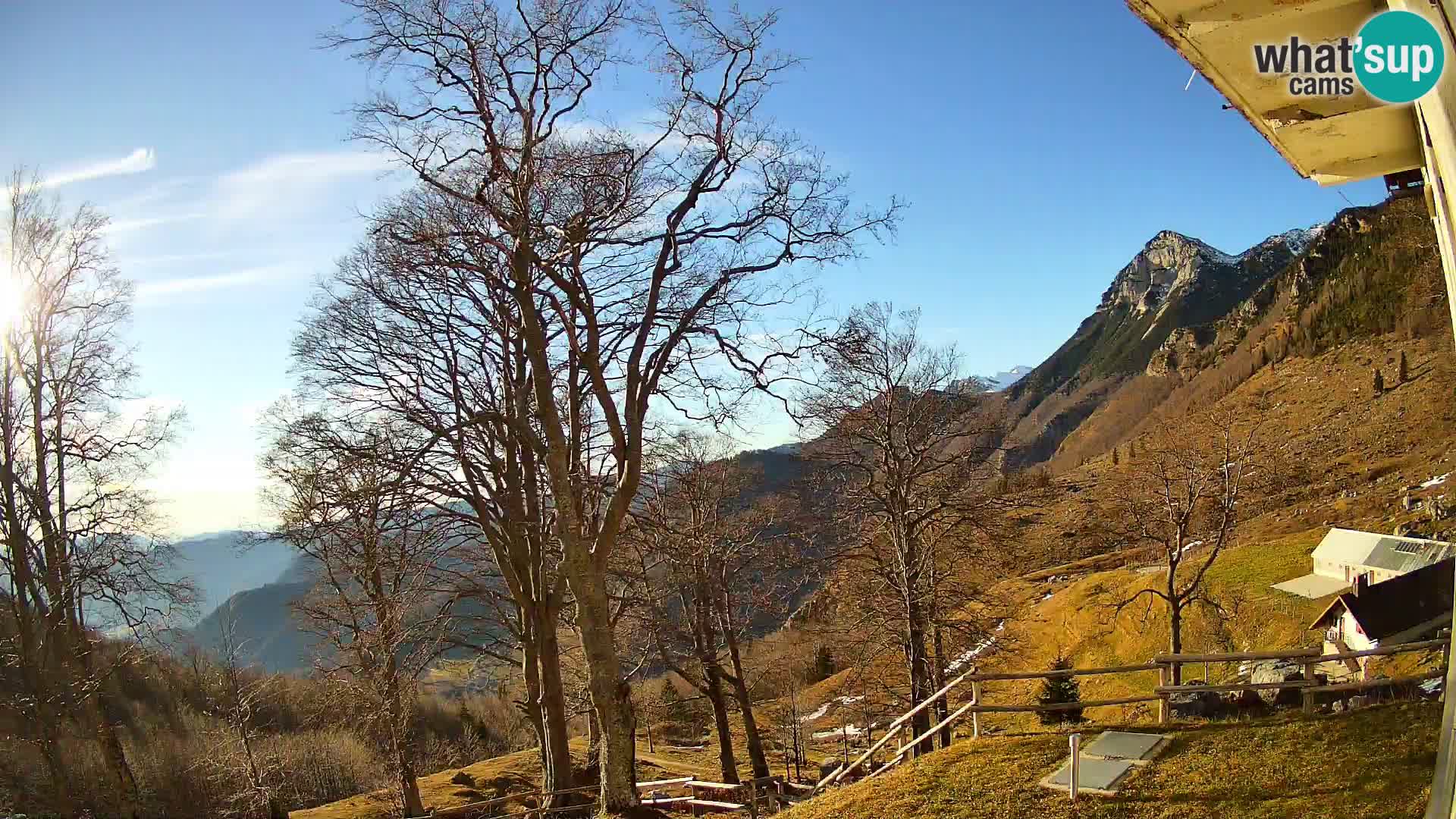 Planina Razor Mountain Hut live cam (1315) | view to Tolminski Migovec