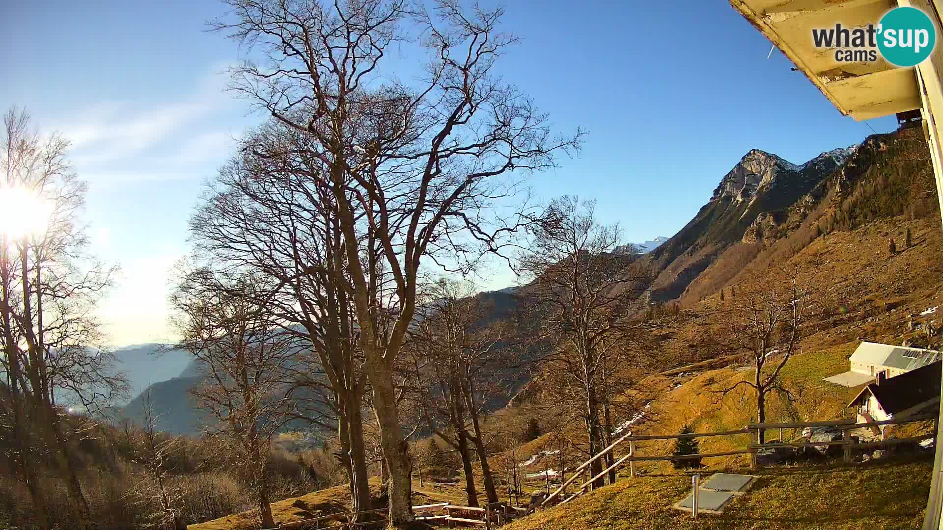 Planina Razor Mountain Hut live cam (1315) | view to Tolminski Migovec