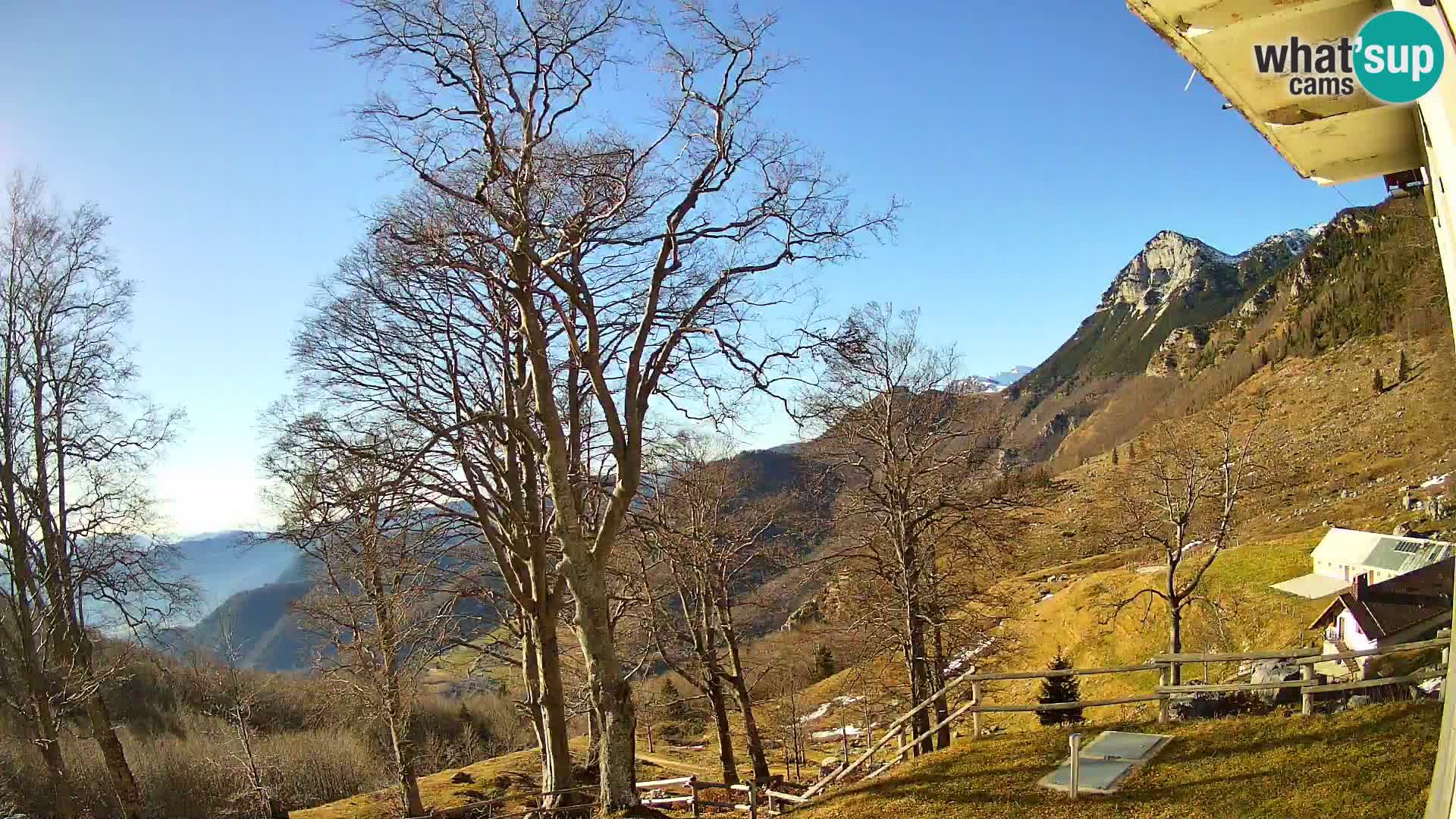 Refuge de la montagne Planina Razor caméra en direct (1315) | vue sur Tolminski Migovec