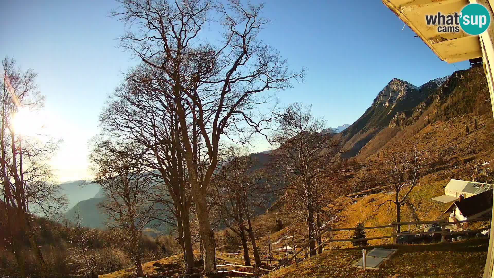 Refuge de la montagne Planina Razor caméra en direct (1315) | vue sur Tolminski Migovec