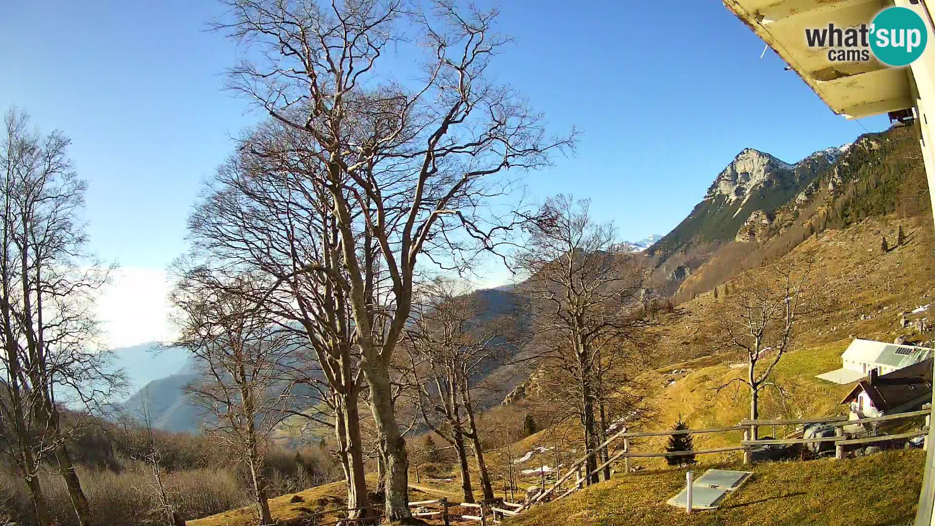 Refuge de la montagne Planina Razor caméra en direct (1315) | vue sur Tolminski Migovec