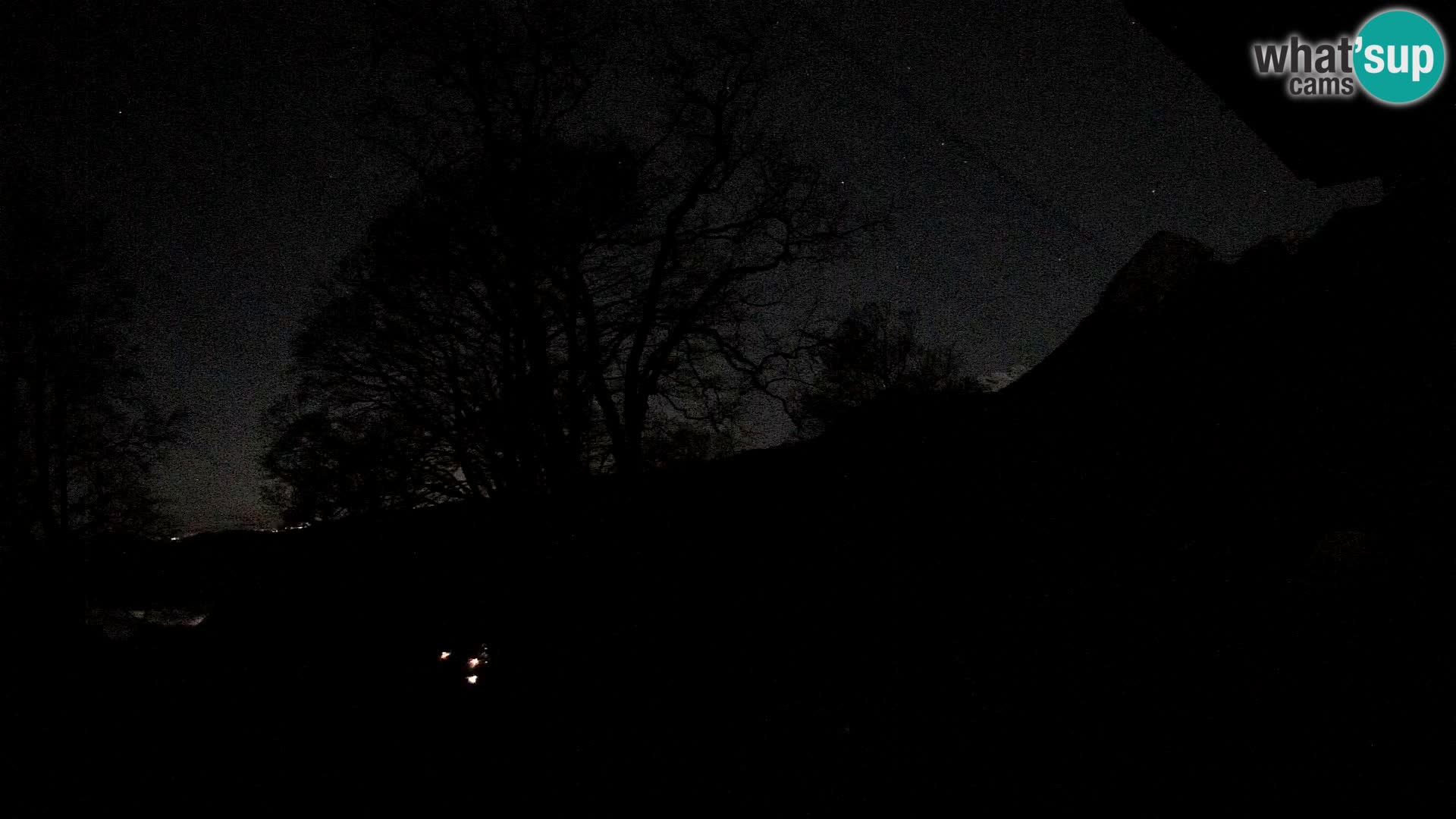 Cámara en vivo de la cabaña de montaña Planina Razor (1315) | vista hacia Tolminski Migovec