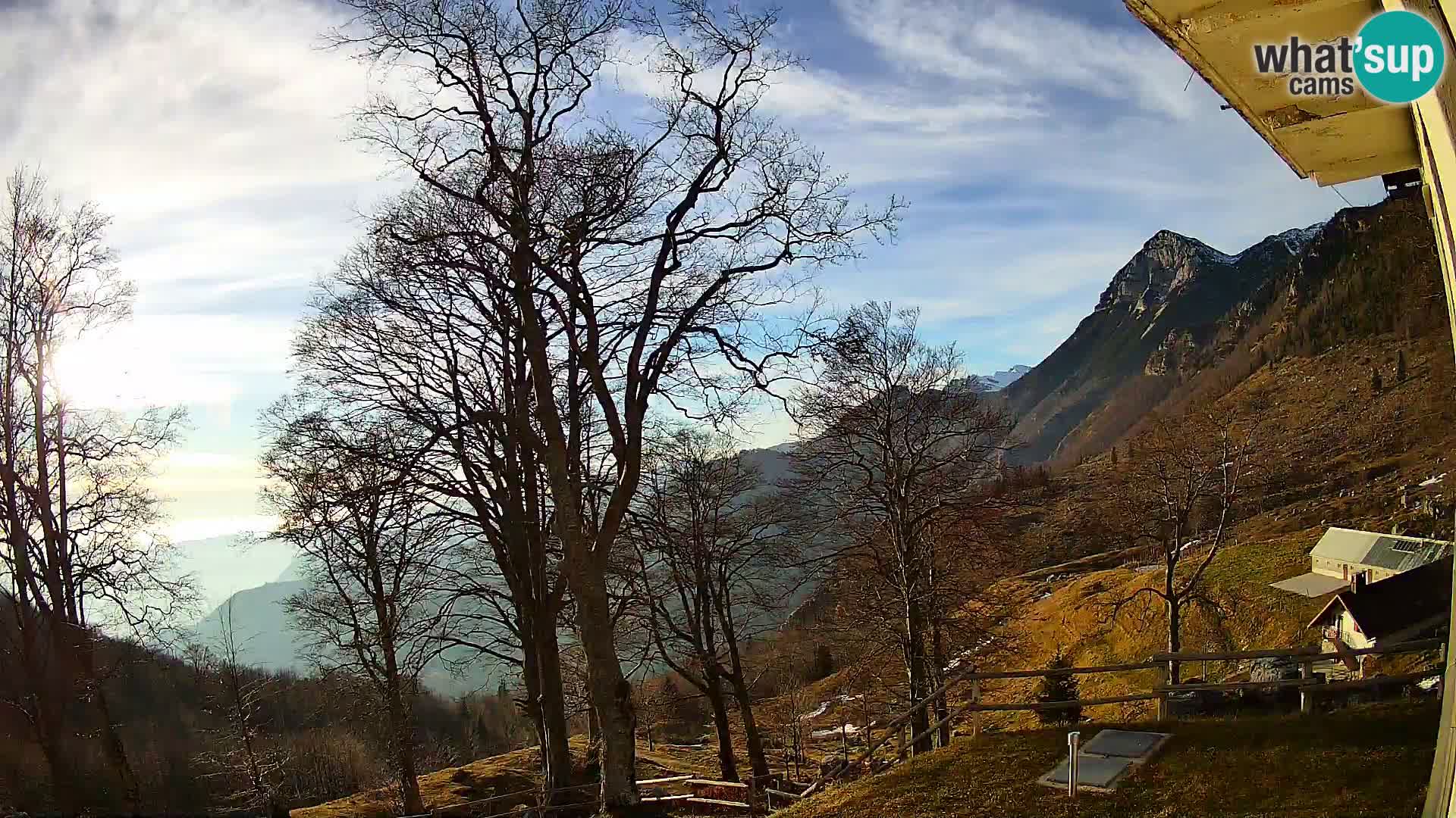 Planinarski dom na planini Razor (1315) | Pogled na Tolminski Migovec