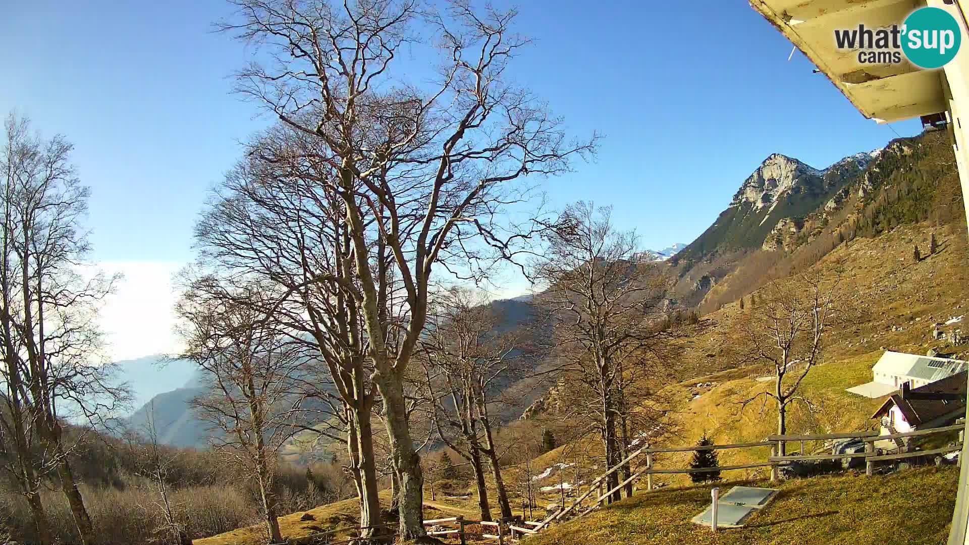 Refuge de la montagne Planina Razor caméra en direct (1315) | vue sur Tolminski Migovec