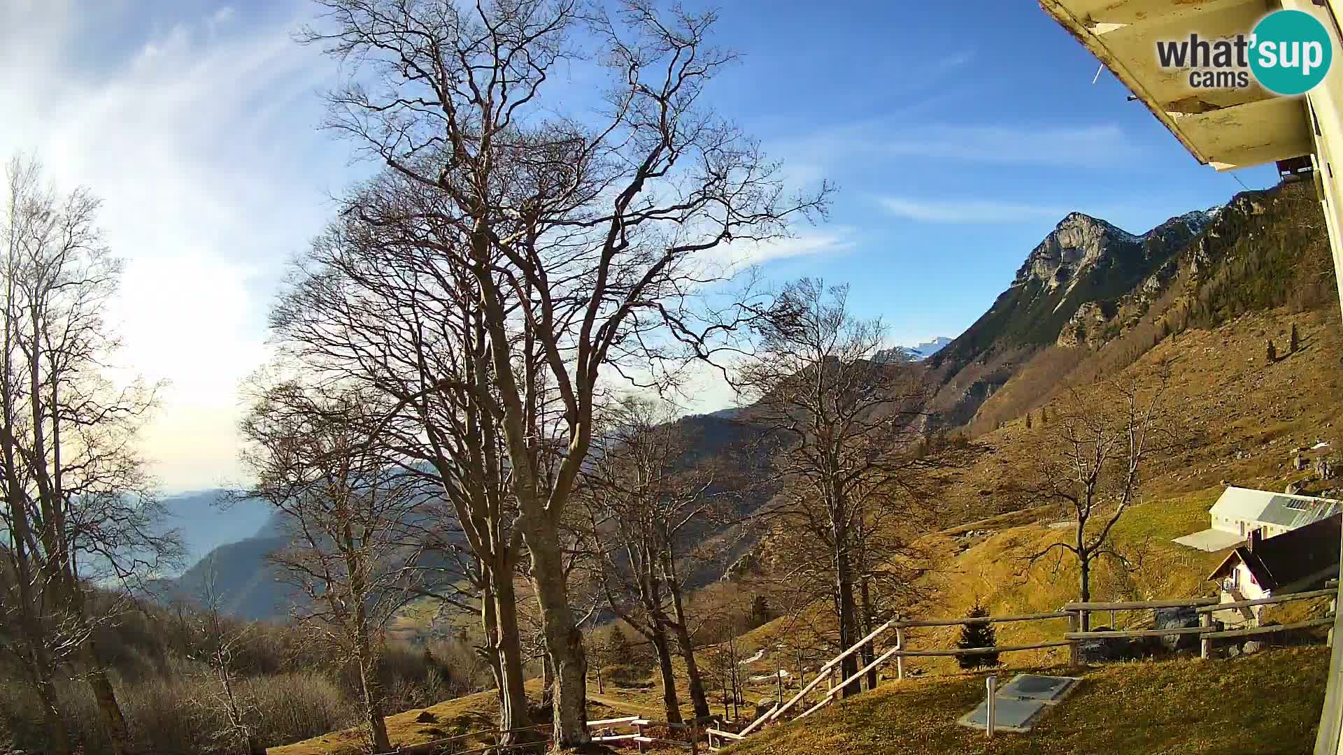 Refuge de la montagne Planina Razor caméra en direct (1315) | vue sur Tolminski Migovec