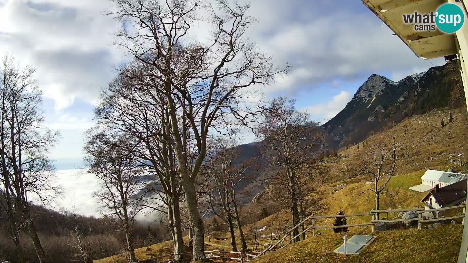 Planinarski dom na planini Razor (1315) | Pogled na Tolminski Migovec