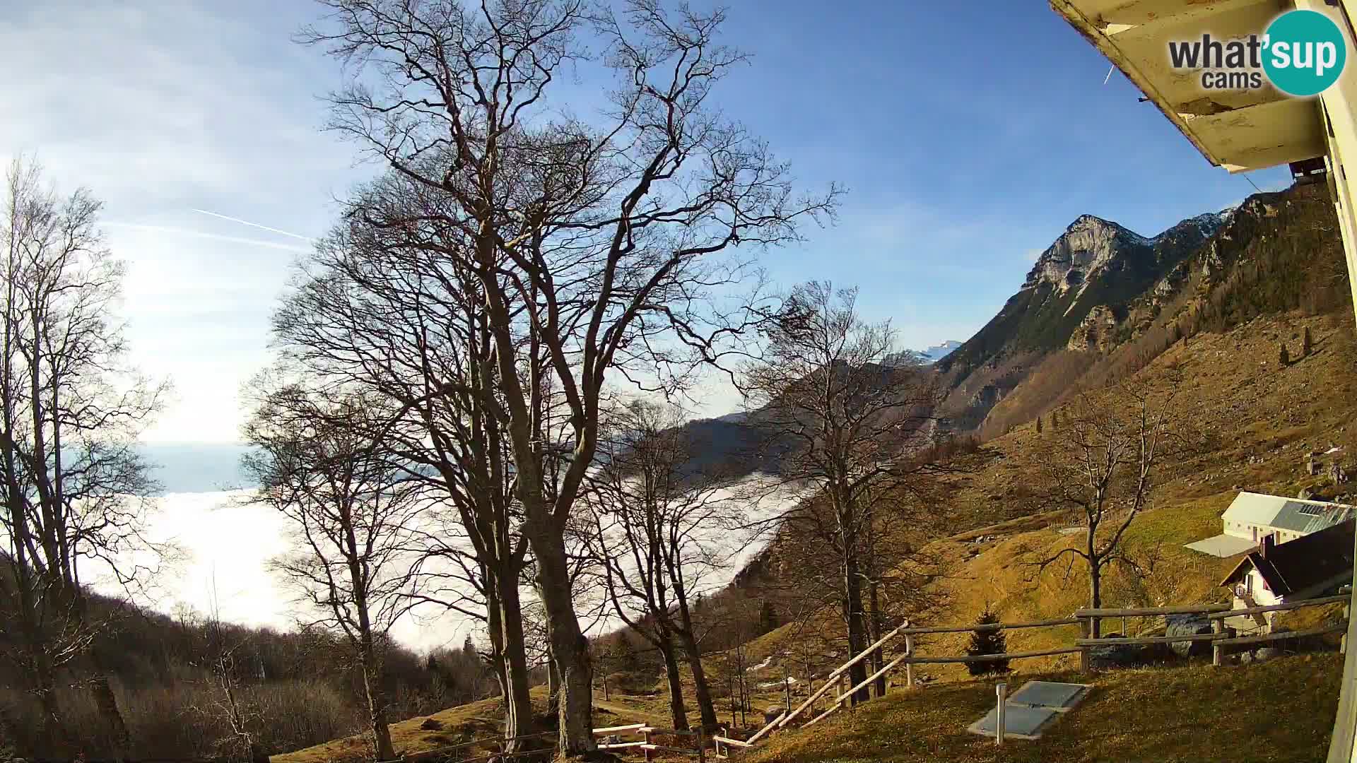 Planina Razor Mountain Hut live cam (1315) | view to Tolminski Migovec