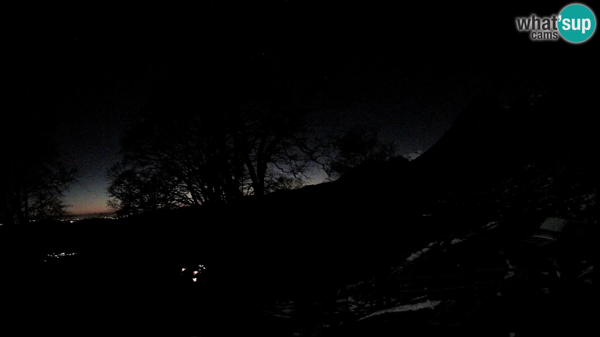 Planina Razor Bergütte Webcam (1315) | Blick auf Tolminski Migovec