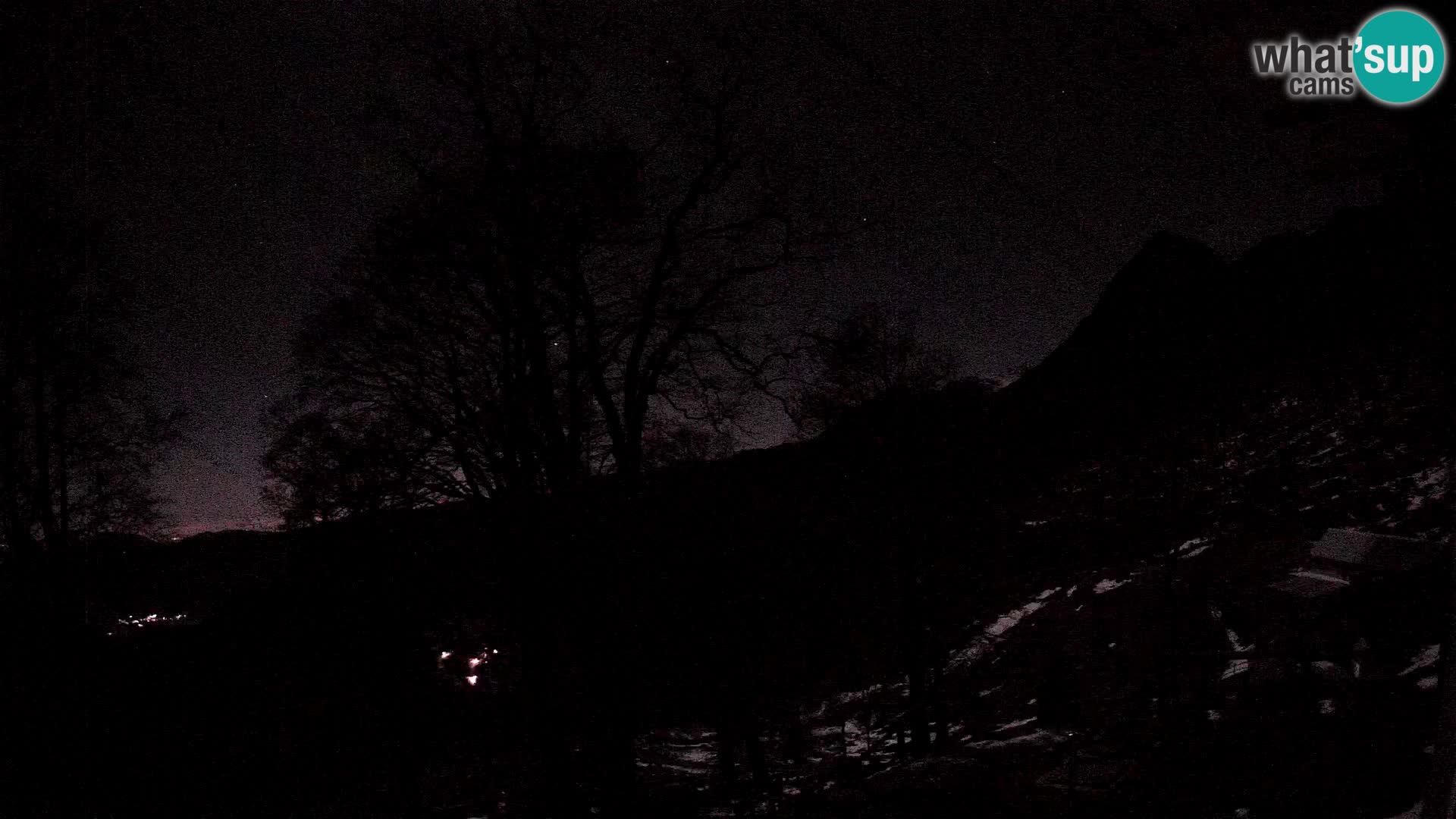 Planina Razor Bergütte Webcam (1315) | Blick auf Tolminski Migovec