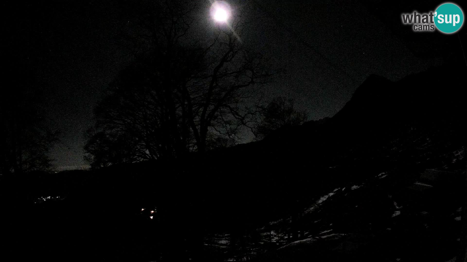 Planina Razor Bergütte Webcam (1315) | Blick auf Tolminski Migovec