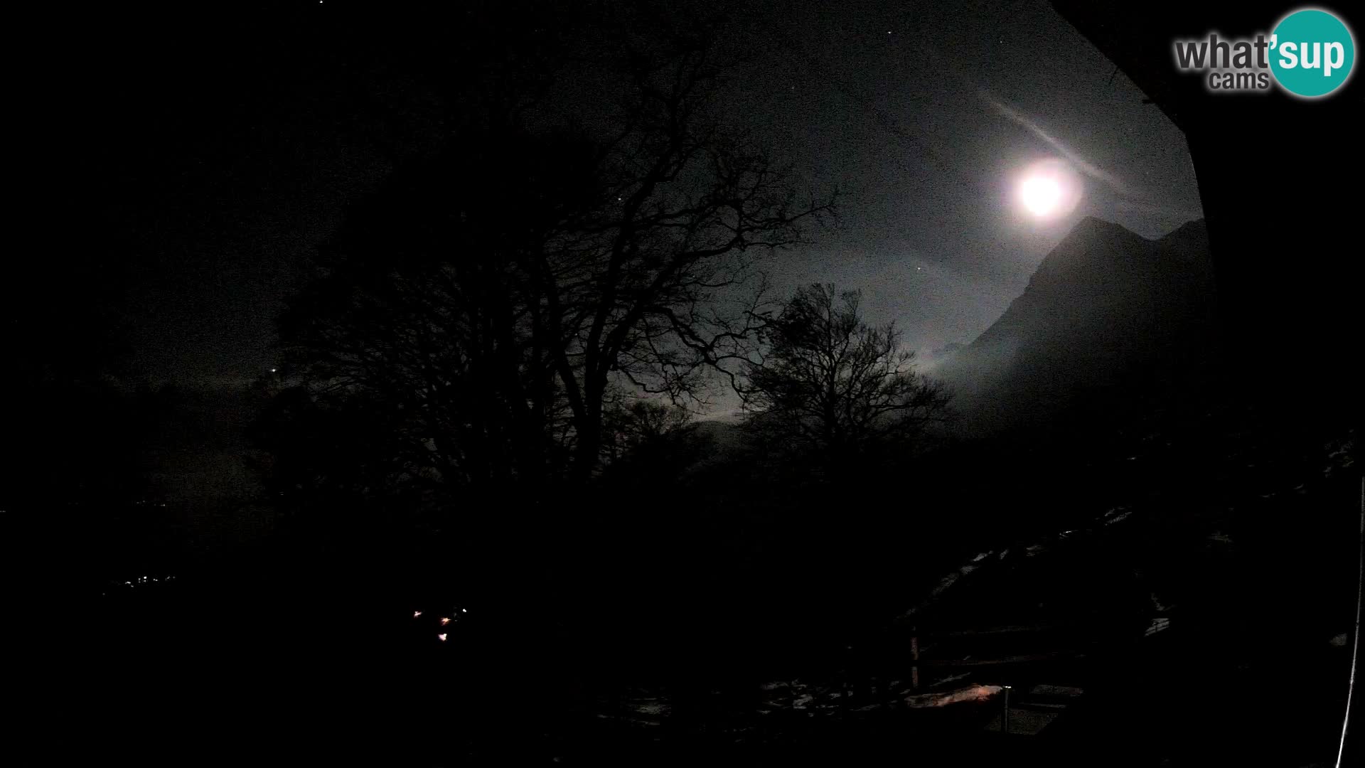 Baita di montagna Planina Razor webcam (1315) | vista su Tolminski Migovec