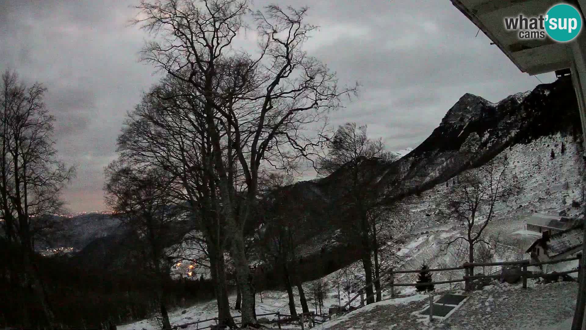 Planina Razor Mountain Hut live cam (1315) | view to Tolminski Migovec