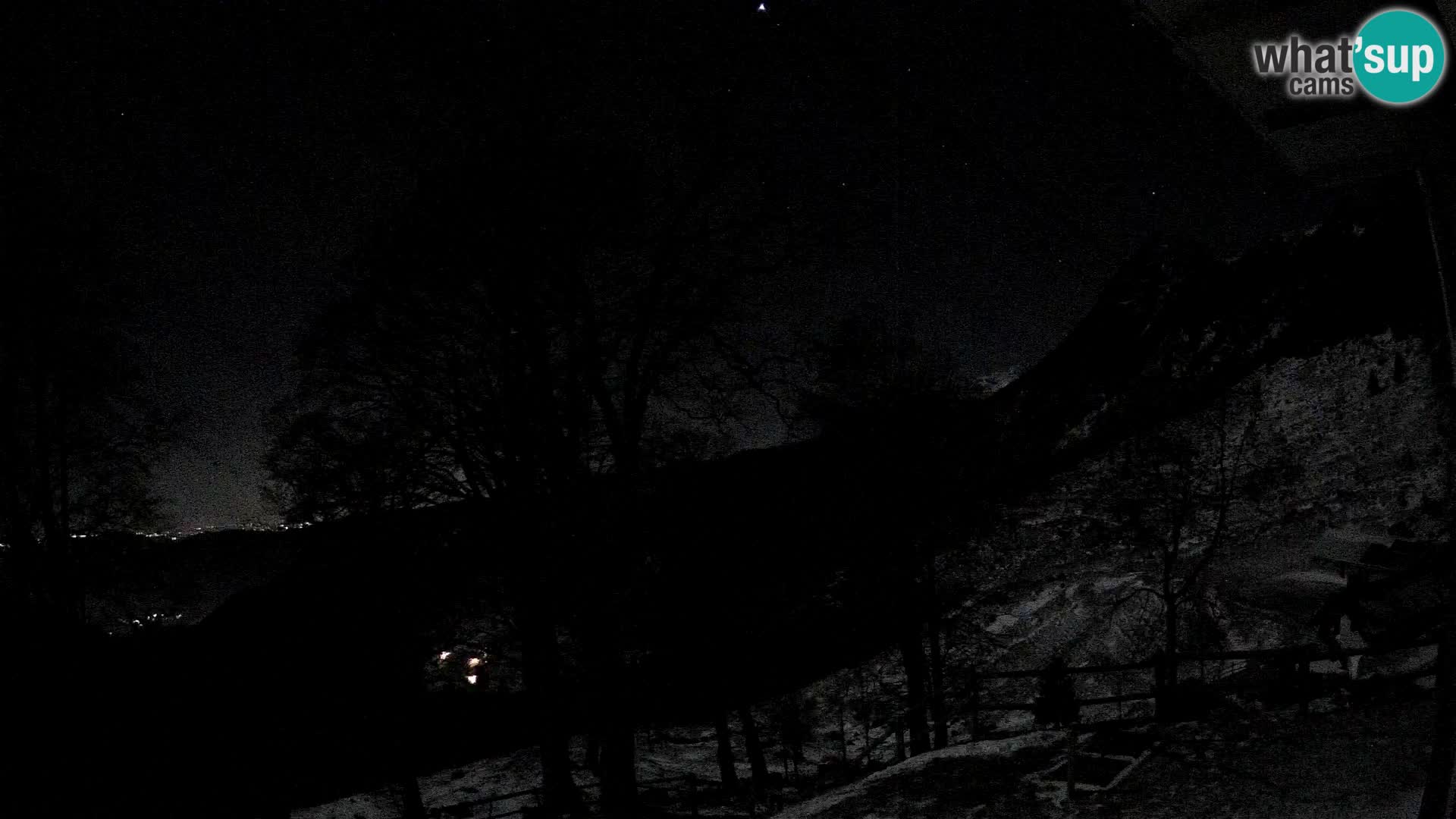 Refuge de la montagne Planina Razor caméra en direct (1315) | vue sur Tolminski Migovec