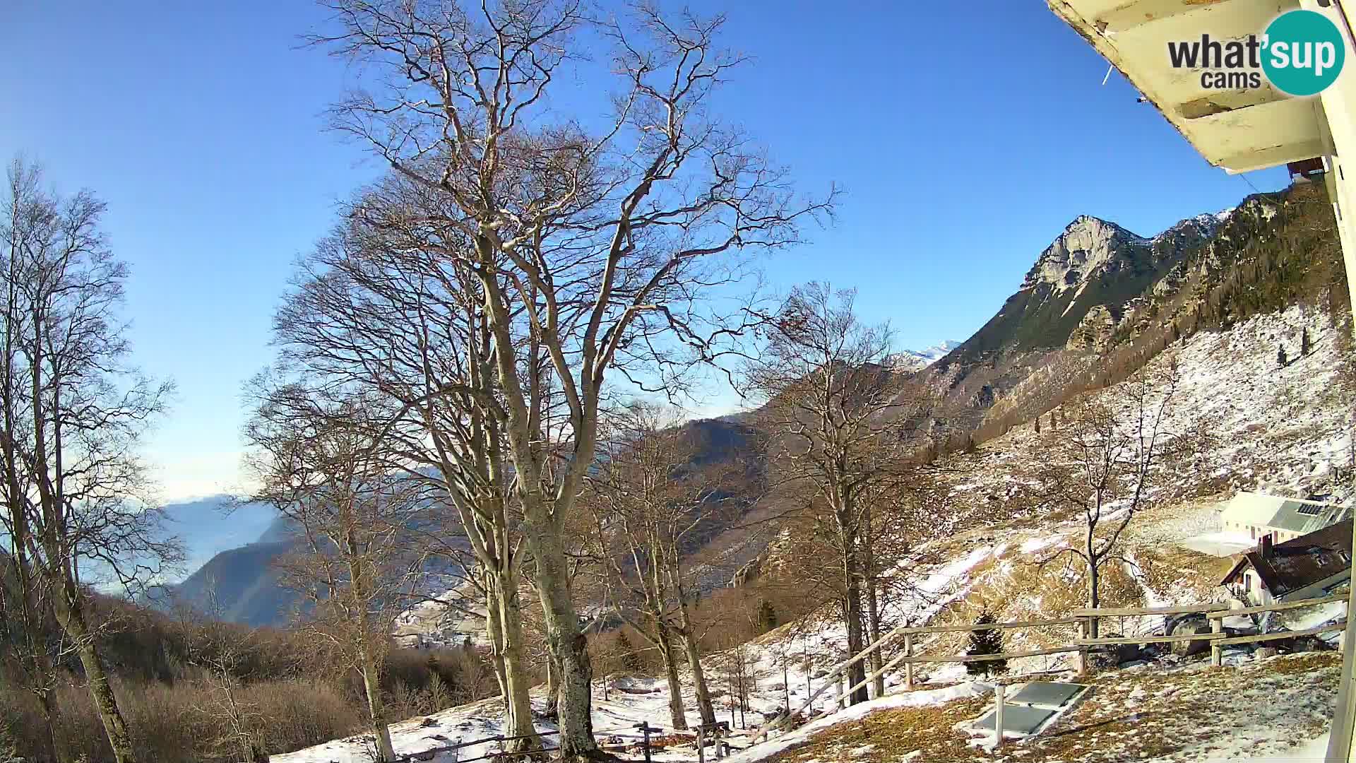 Planina Razor Mountain Hut live cam (1315) | view to Tolminski Migovec
