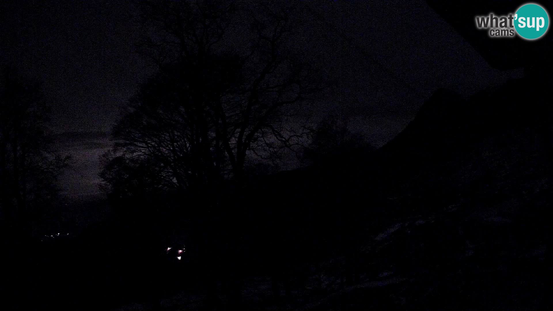 Koča na Planini Razor spletna kamera (1315) | Pogled na Tolminski Migovec