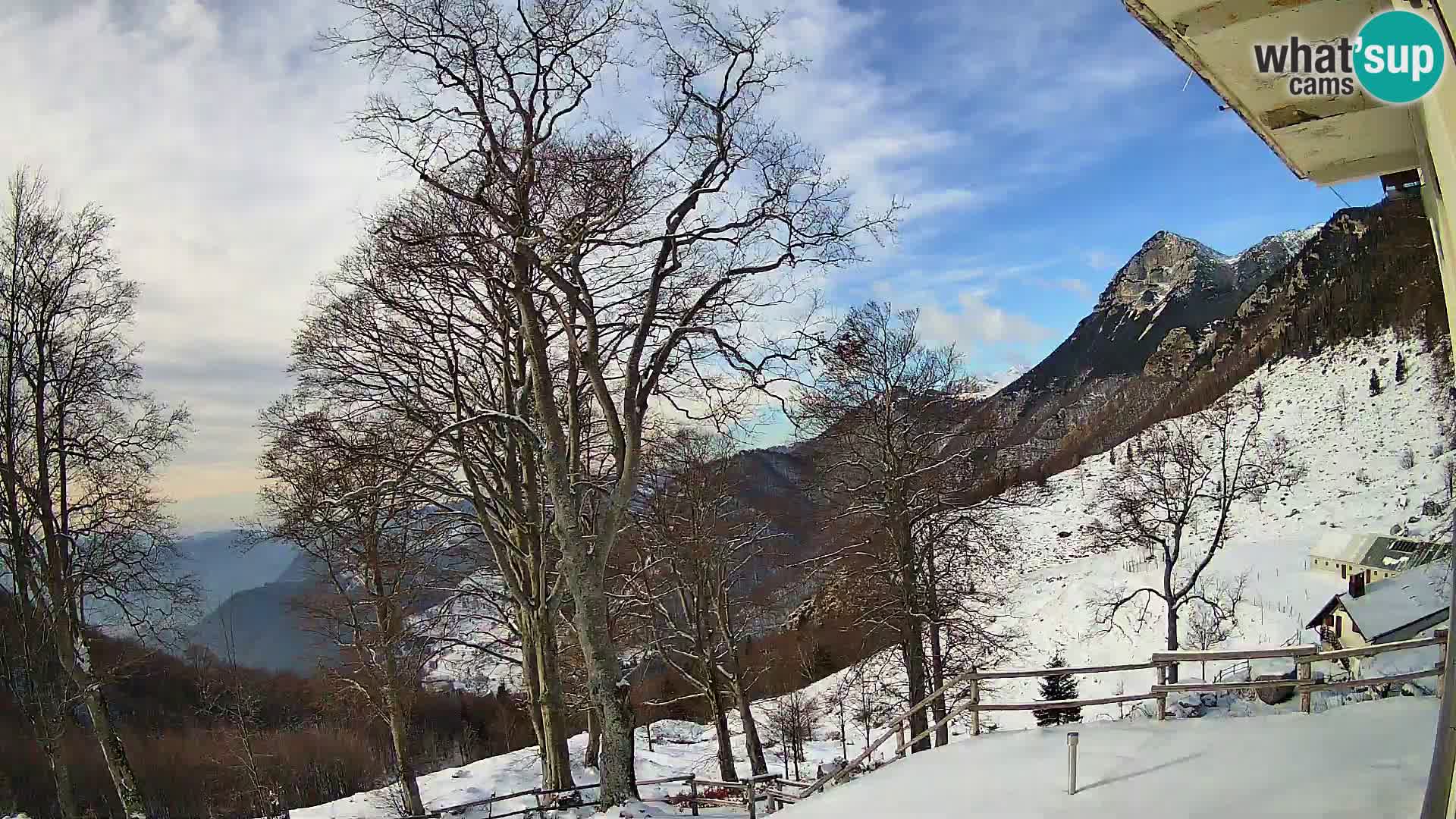 Baita di montagna Planina Razor webcam (1315) | vista su Tolminski Migovec