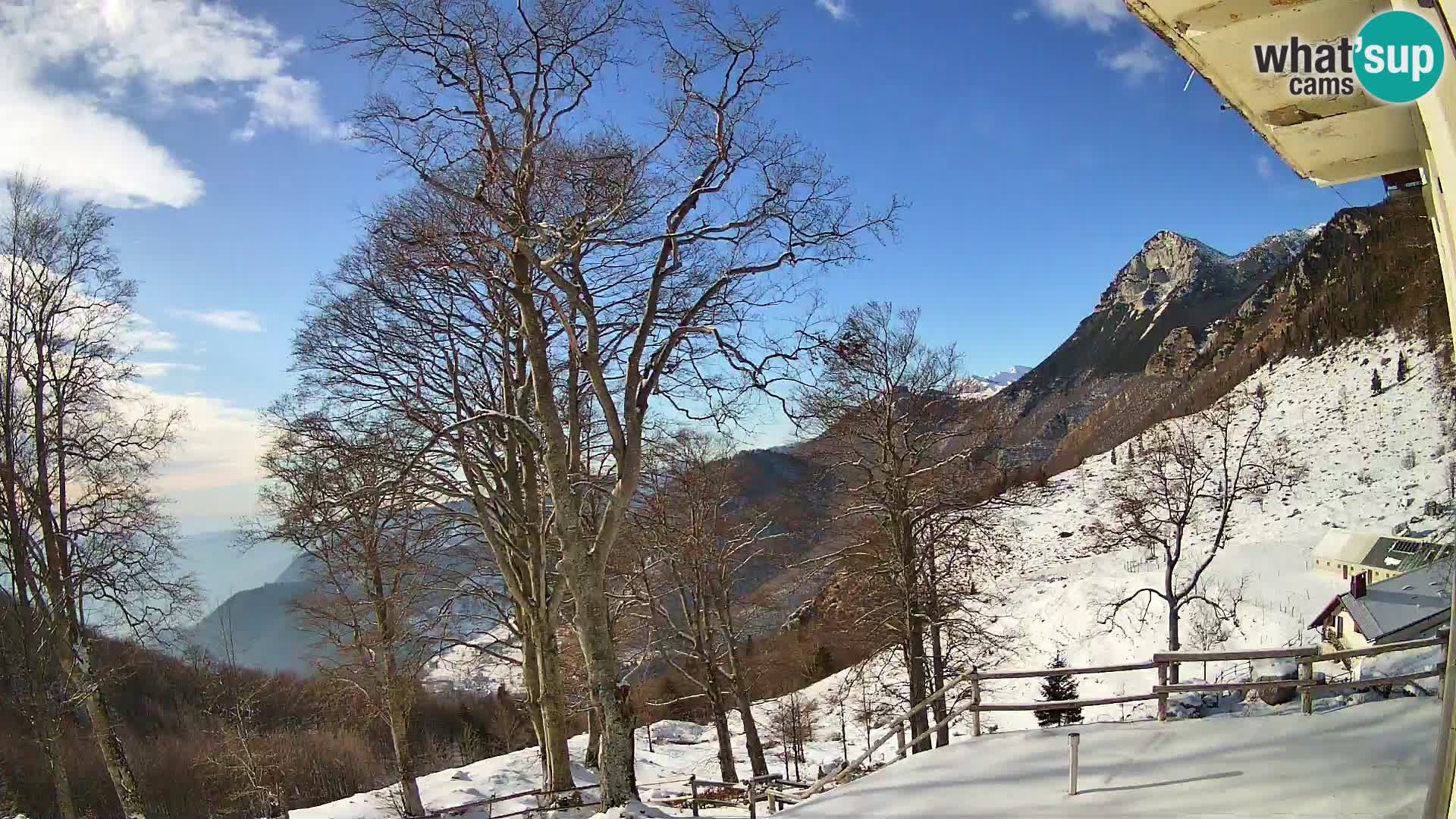 Planinarski dom na planini Razor (1315) | Pogled na Tolminski Migovec