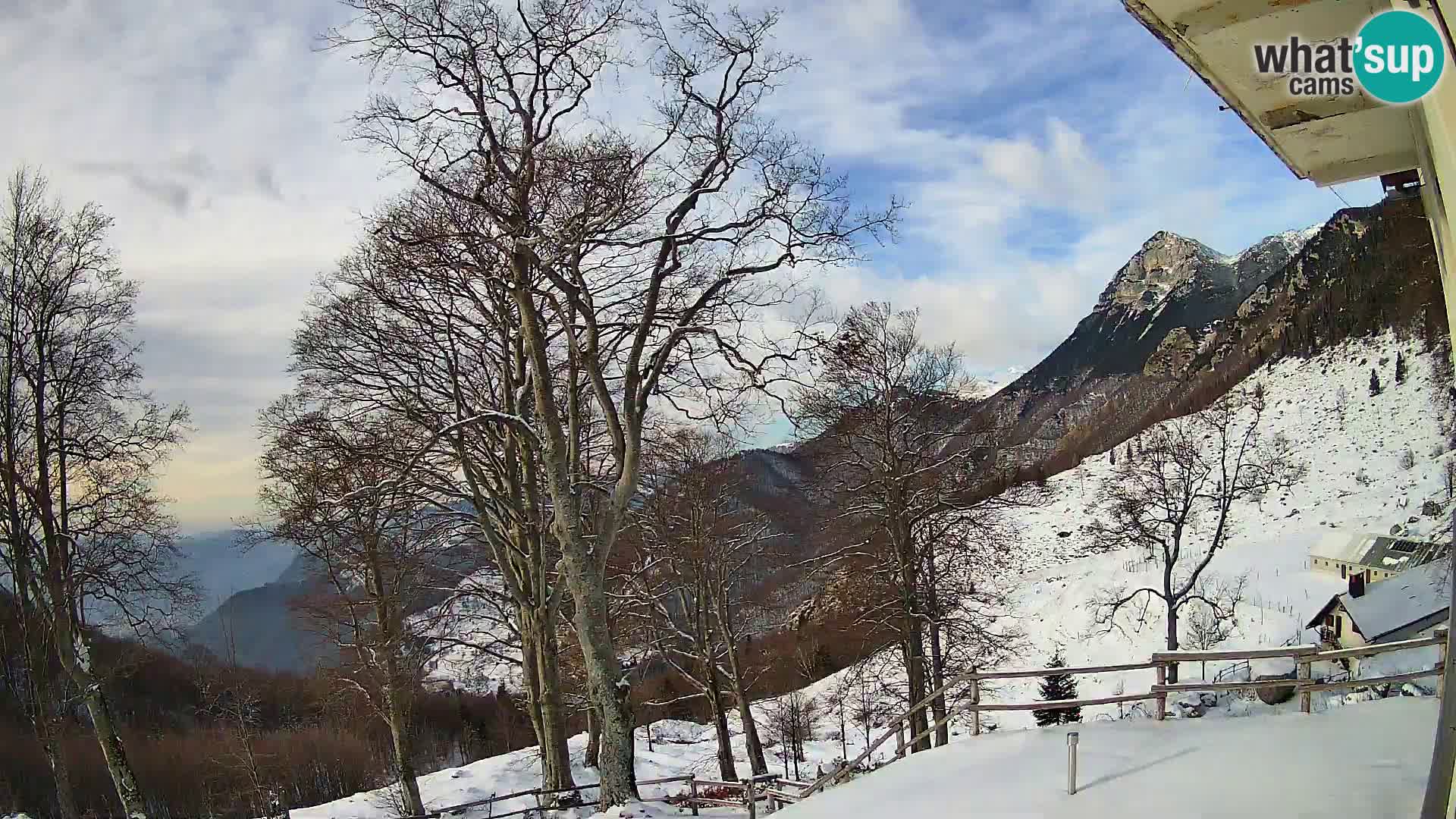 Baita di montagna Planina Razor webcam (1315) | vista su Tolminski Migovec