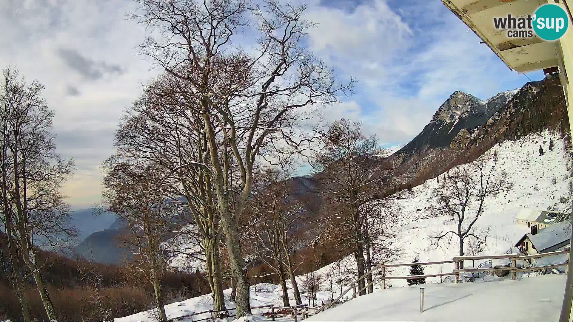 Baita di montagna Planina Razor webcam (1315) | vista su Tolminski Migovec