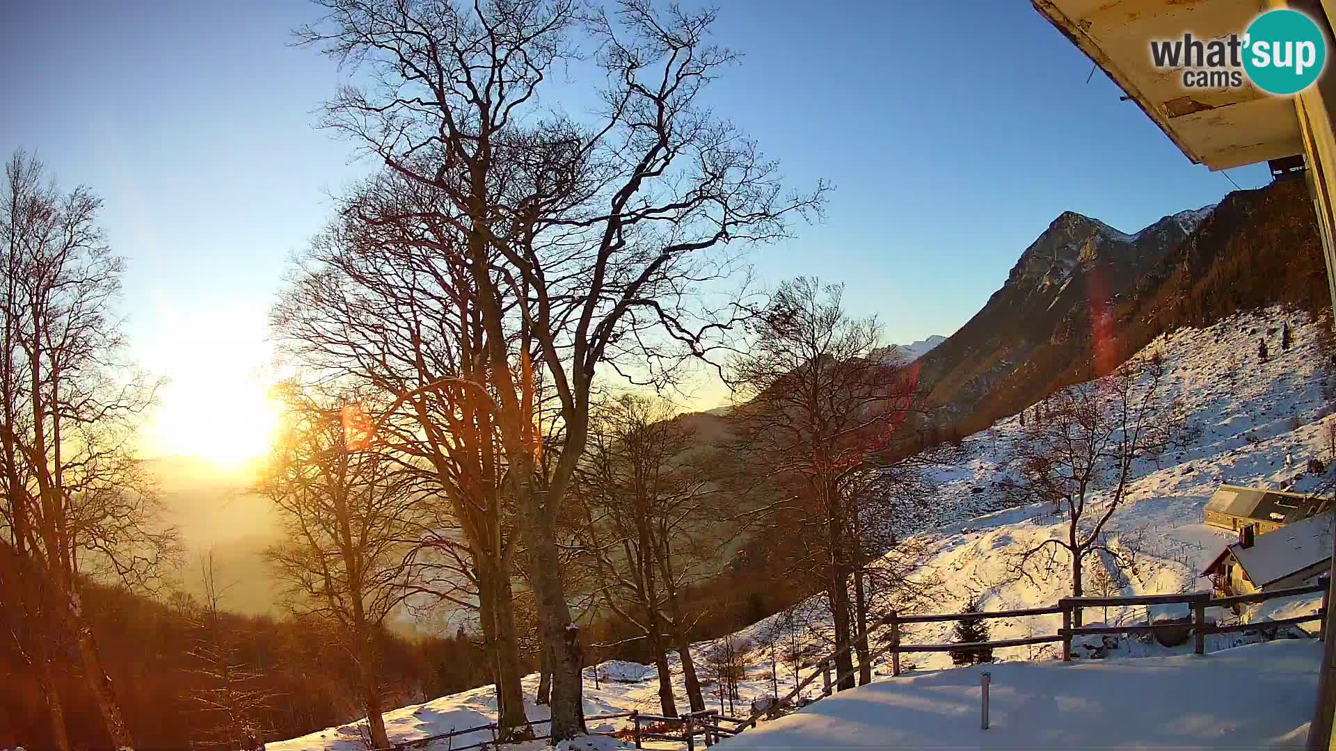Baita di montagna Planina Razor webcam (1315) | vista su Tolminski Migovec