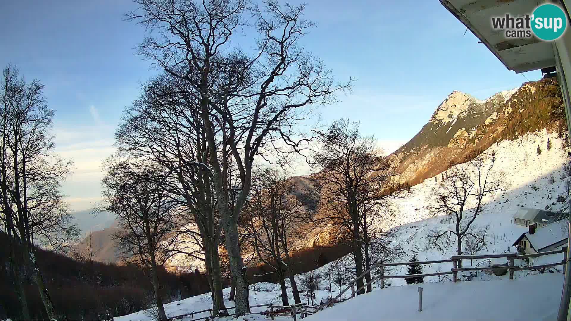 Planina Razor Mountain Hut live cam (1315) | view to Tolminski Migovec