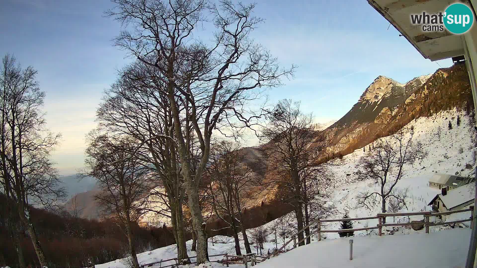 Refuge de la montagne Planina Razor caméra en direct (1315) | vue sur Tolminski Migovec