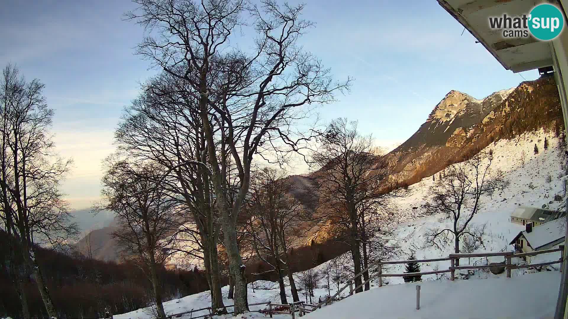Refuge de la montagne Planina Razor caméra en direct (1315) | vue sur Tolminski Migovec