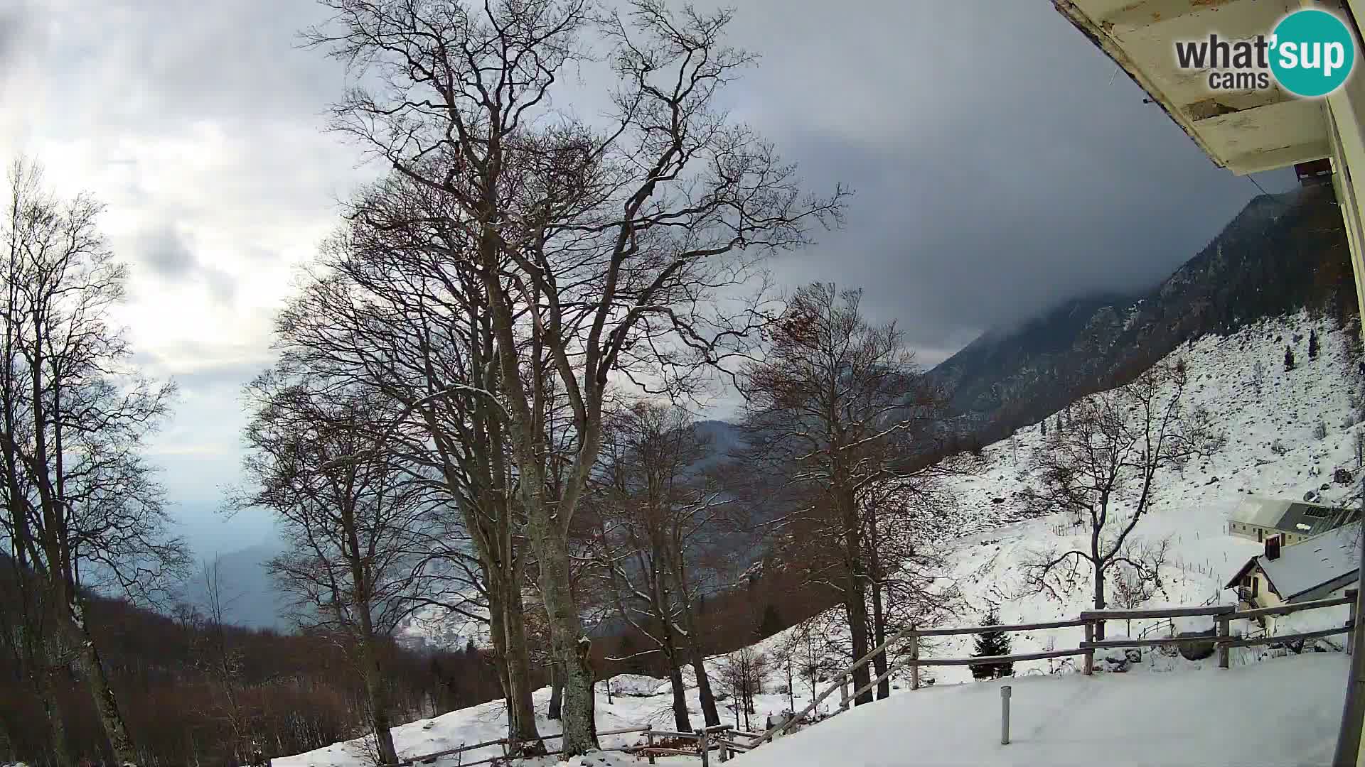 Baita di montagna Planina Razor webcam (1315) | vista su Tolminski Migovec