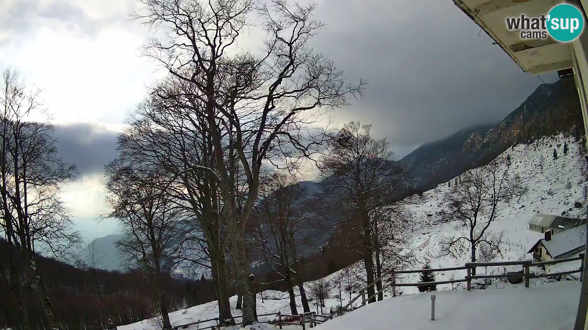 Refuge de la montagne Planina Razor caméra en direct (1315) | vue sur Tolminski Migovec