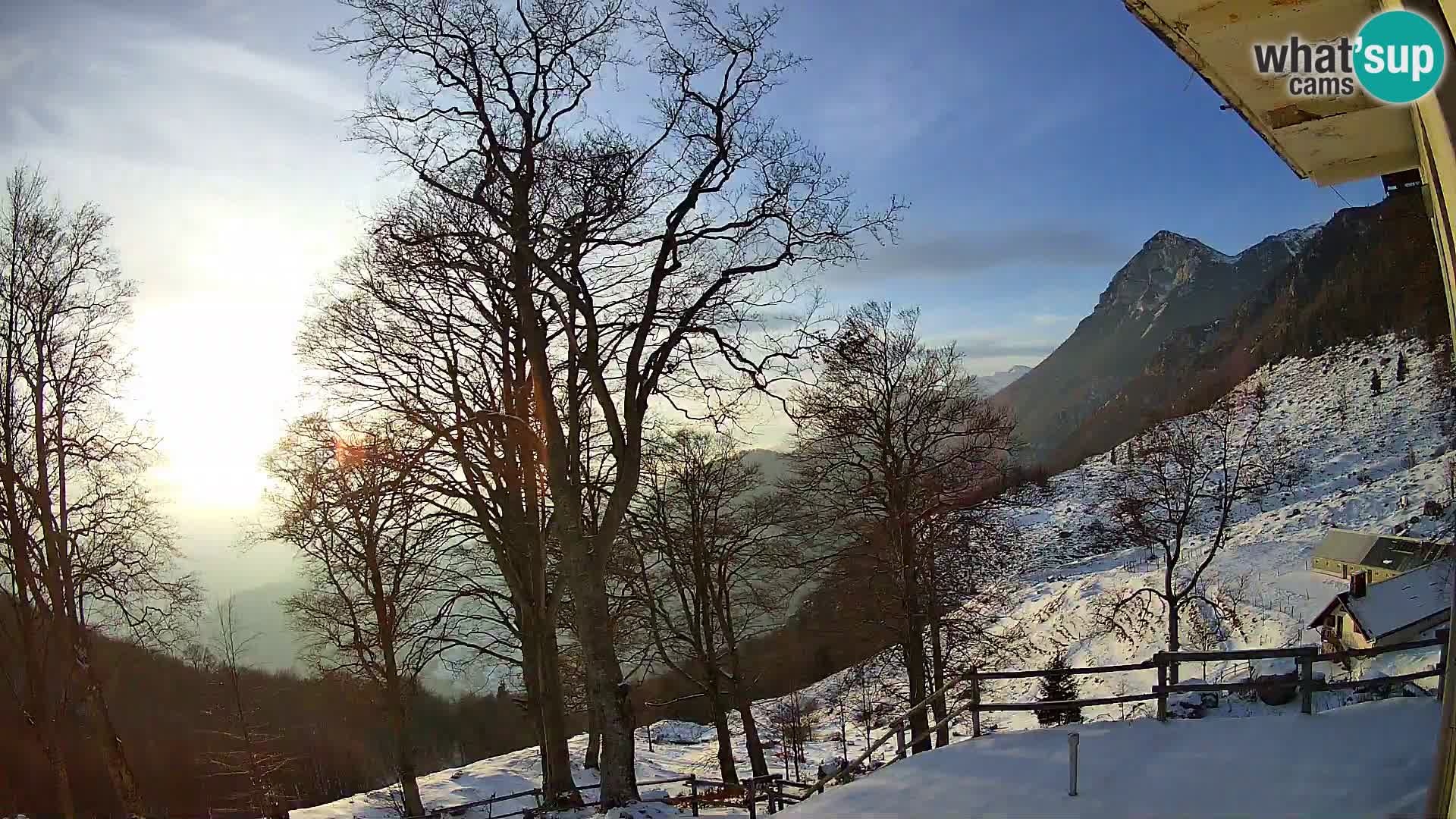Planina Razor Mountain Hut live cam (1315) | view to Tolminski Migovec
