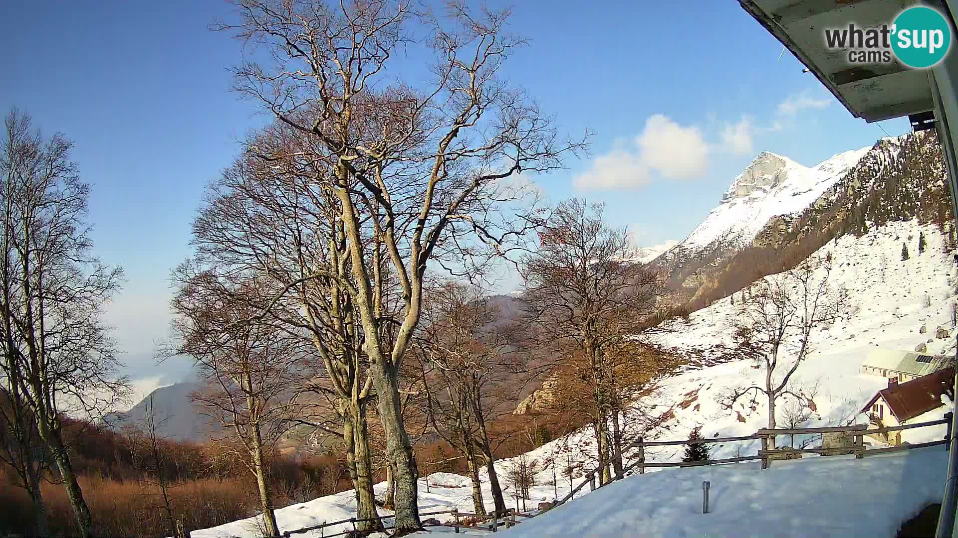 Planina Razor Mountain Hut live cam (1315) | view to Tolminski Migovec