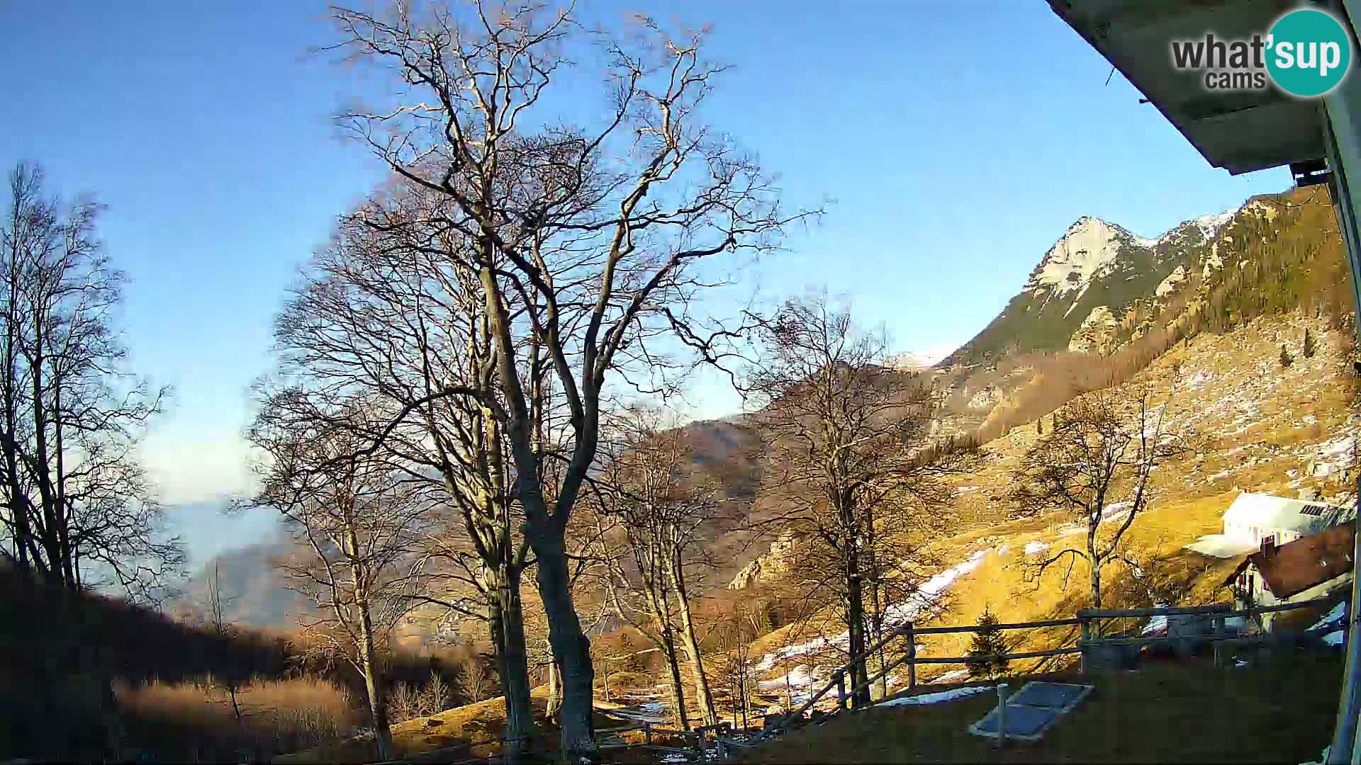 Planina Razor Mountain Hut live cam (1315) | view to Tolminski Migovec